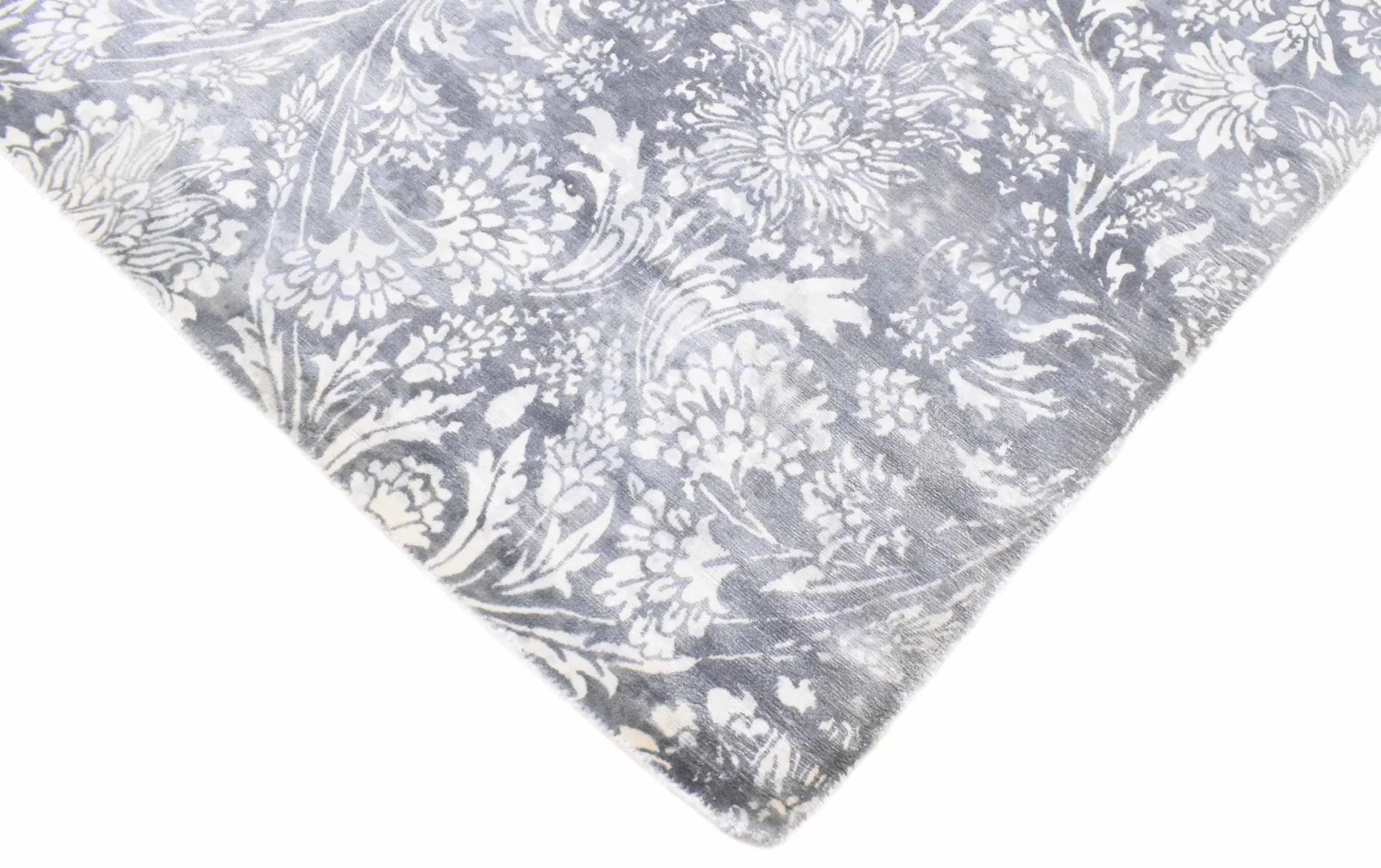 5x8 Blue and Silver Handmade Area Rug Made With Fine Viscose - Image 6
