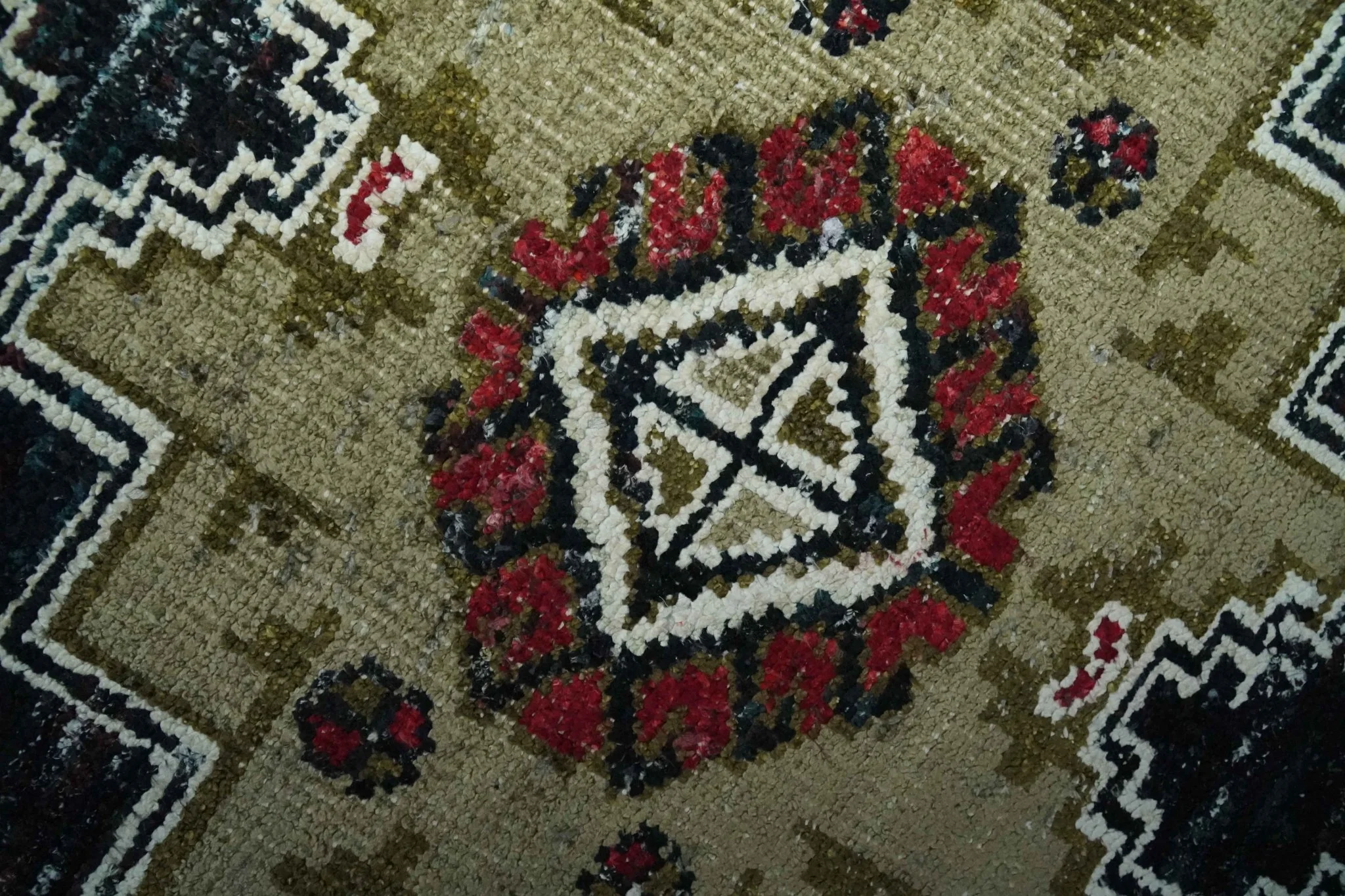 5x8 Black and Silver Traditional Heriz Hand Knotted wool area Rug - Image 4