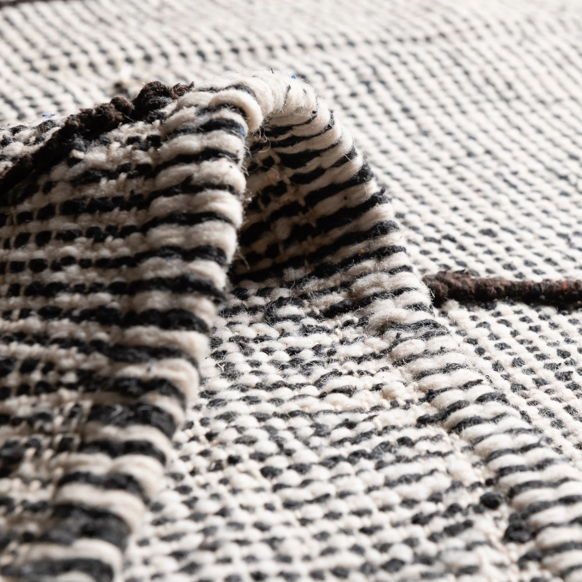 Black And White Contemporary Moroccan Hand Knotted 5x8.7 Wool Rug - Image 6