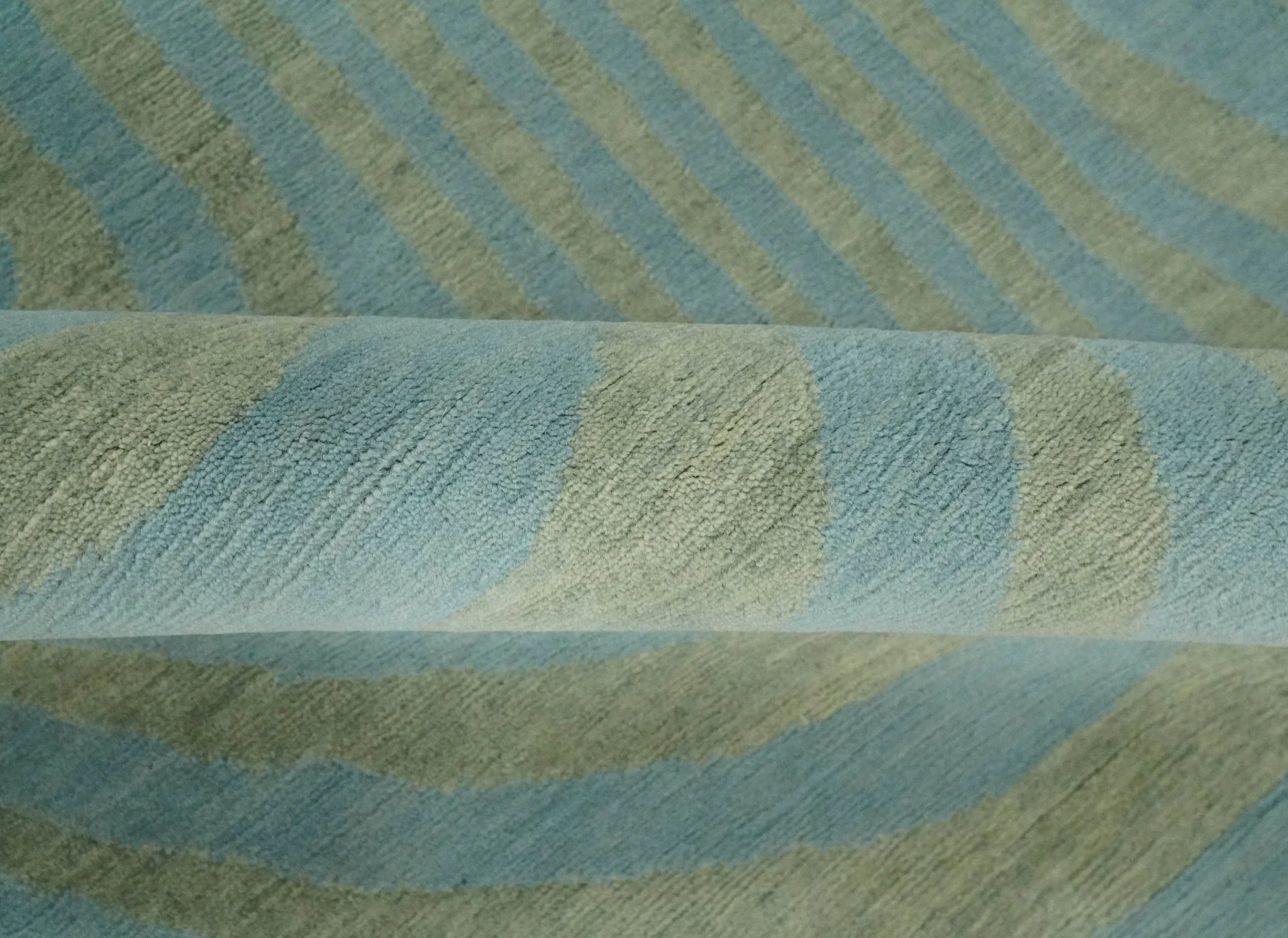 Contemporary Blue and Green 5x8 Hand Knotted Wool Area Rug - Image 7