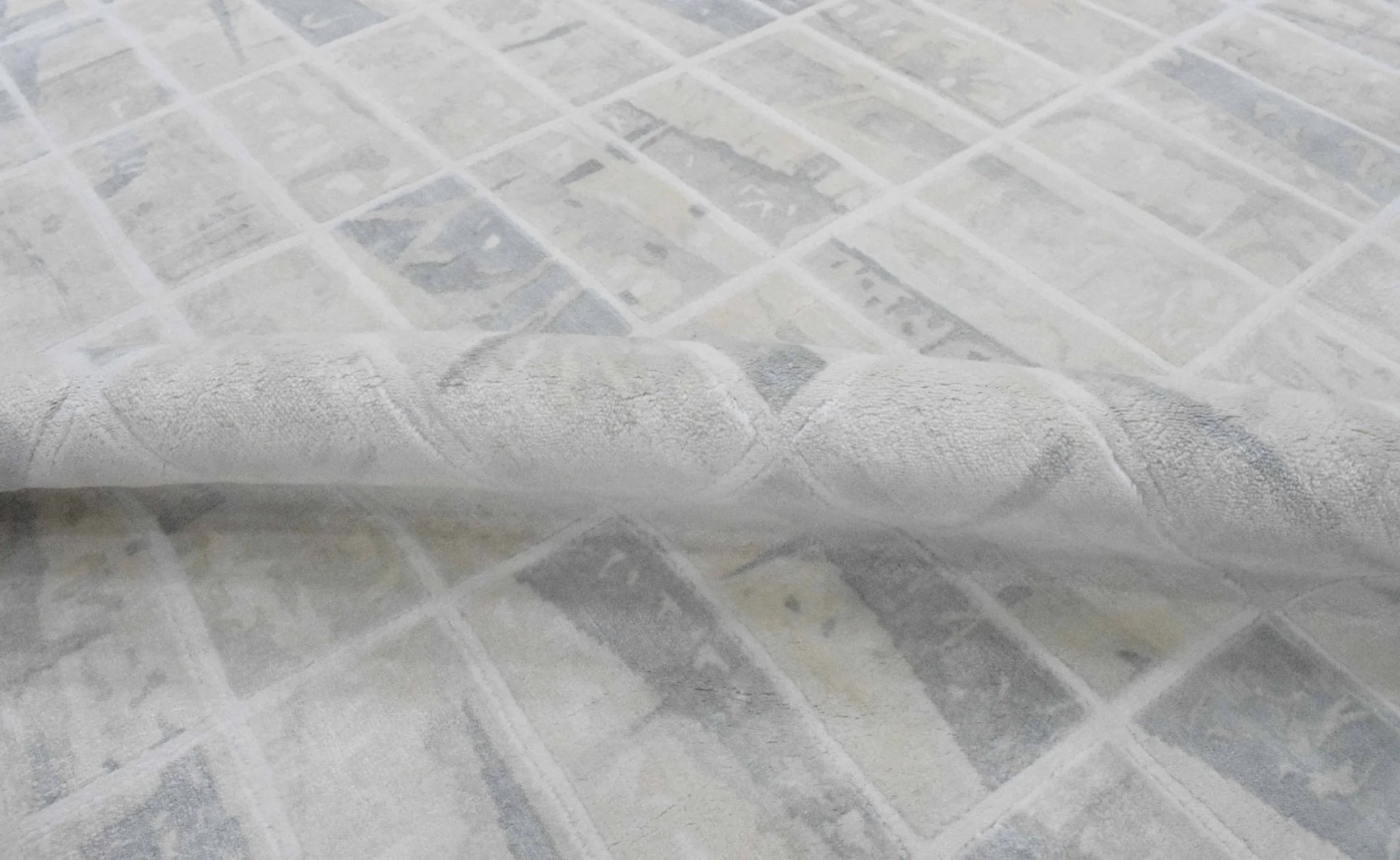 Ivory and White Handmade Area Rug Made With Fine Viscose - Image 7