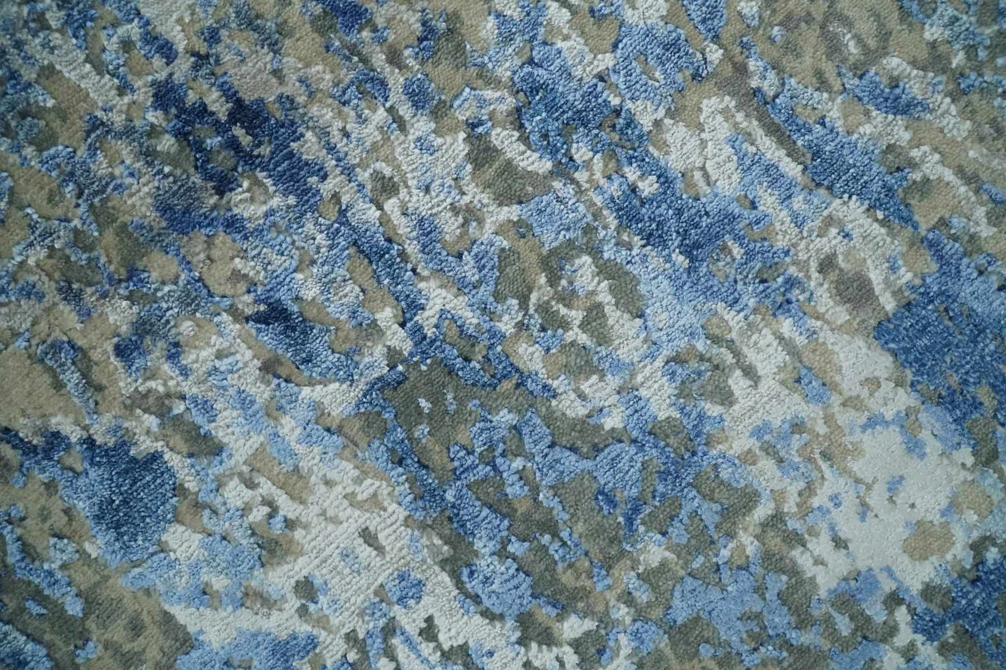 8x10 Fine Blue, Ivory and Beige Hand knotted Abstract wool and Art Silk Area Rug - Image 4