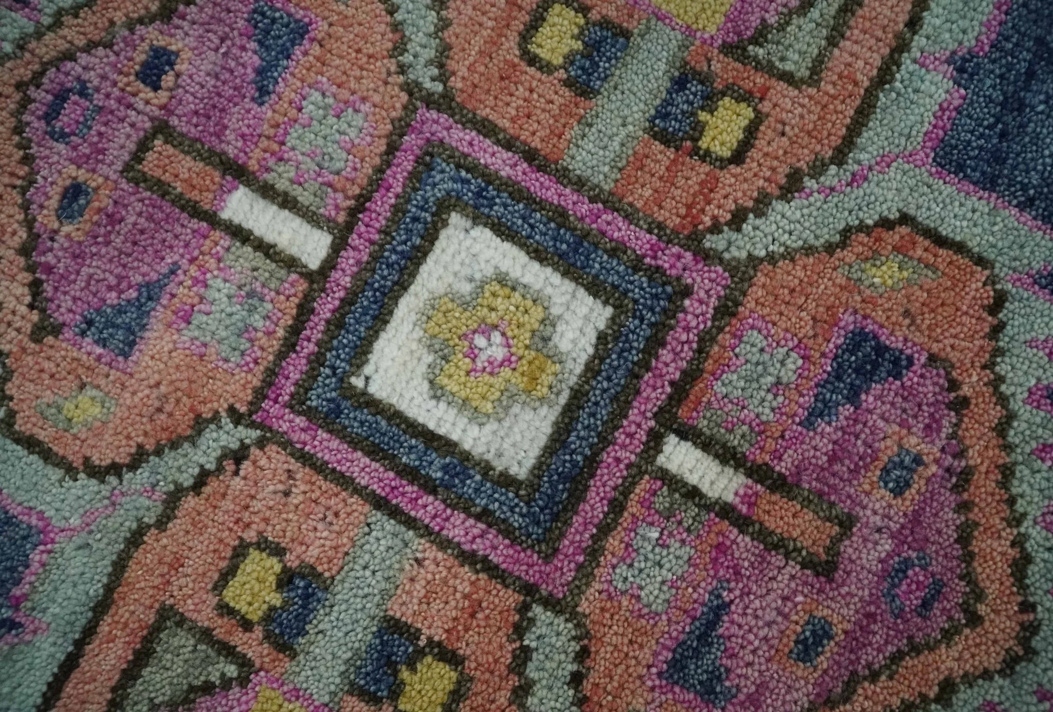 Blue, Purple and Green hand knotted Traditional Heriz Serapi Wool Area Rug - Image 4