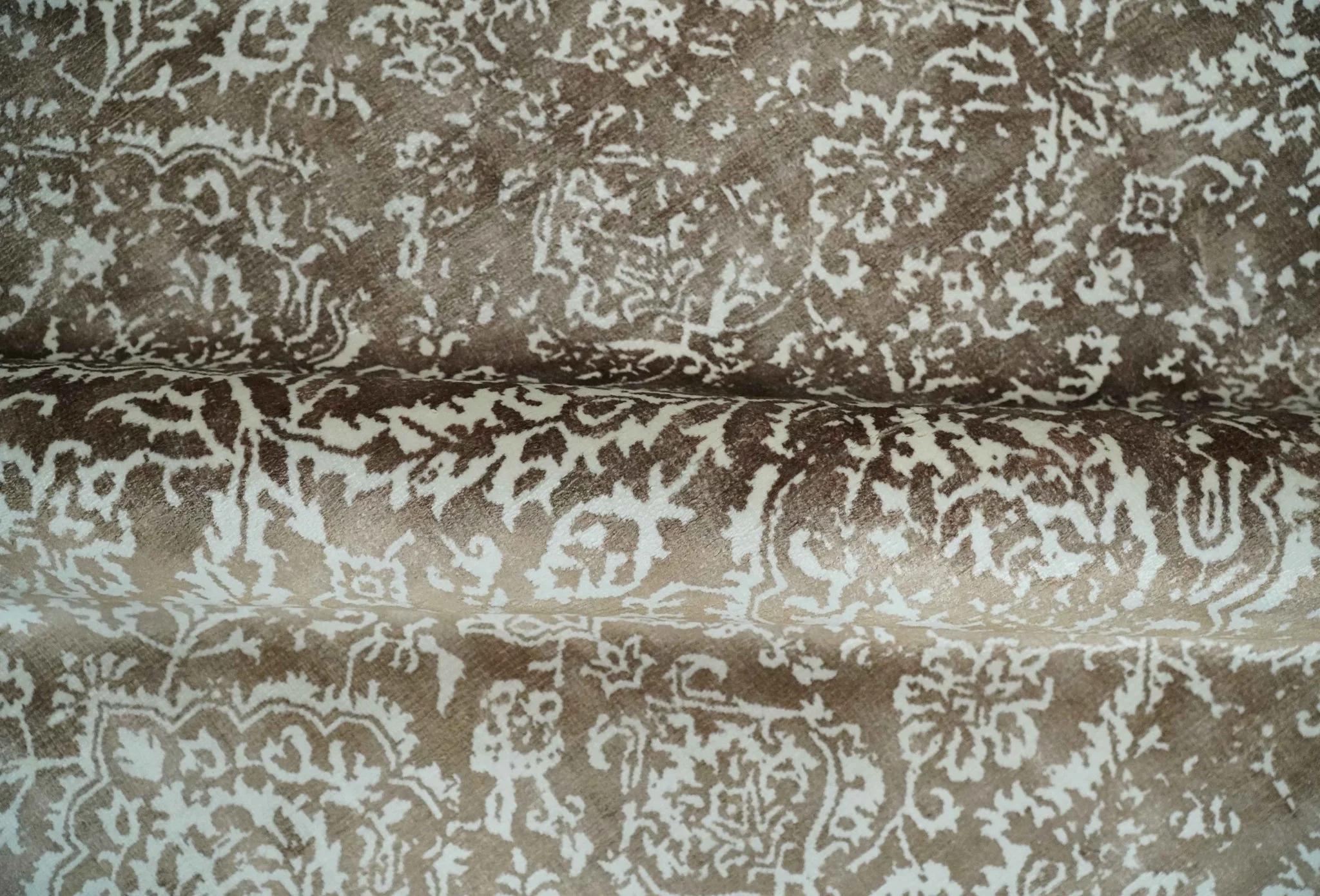 Floral Brown and Ivory Traditional Ikat Large Design 5.6x8 Hand loom Viscose Area Rug - Image 7