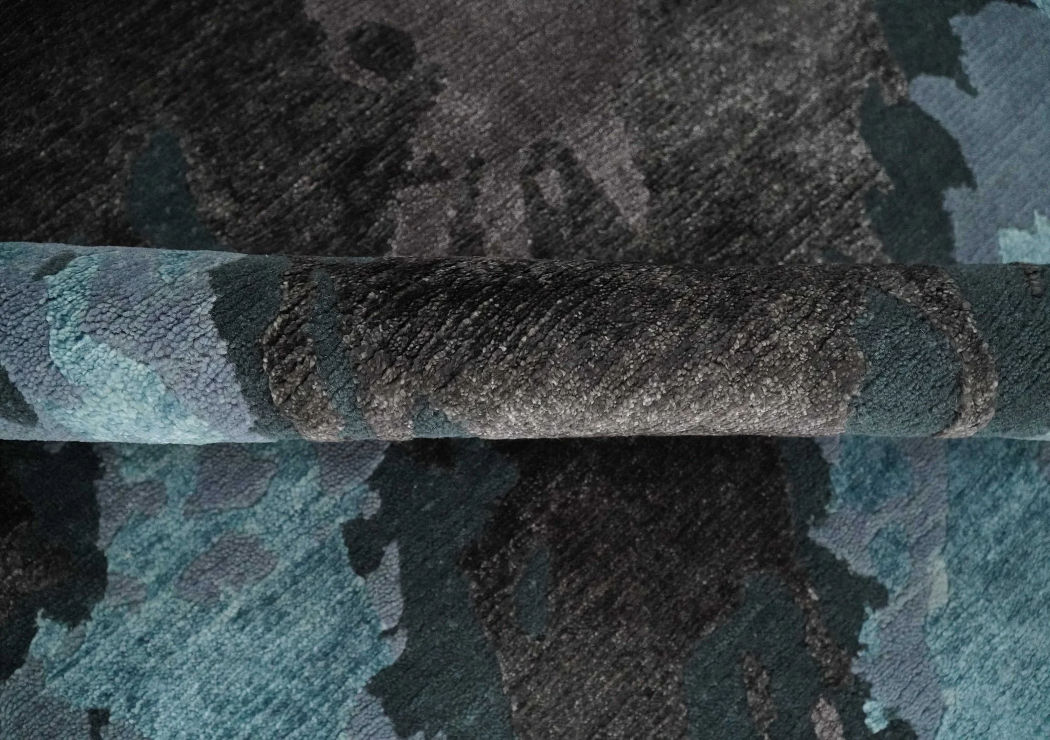 Fine Hand knotted And Carved Brown and Aqua Abstract Bamboo Silk 8x10 Area Rug - Image 7