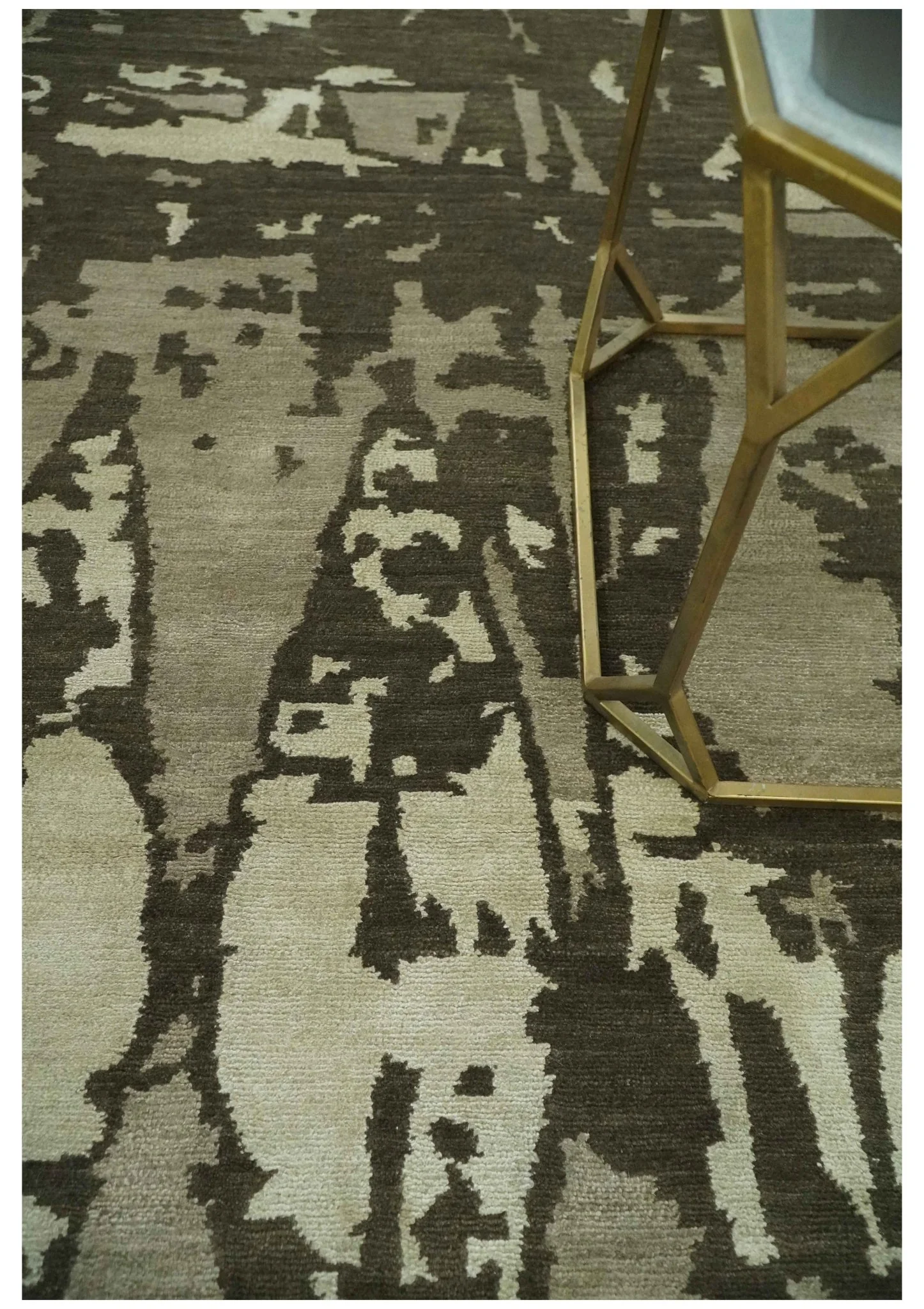 Modern Abstract Brownish - Green and Ivory Hand loom 6x9 wool and Art Silk Area Rug - Image 2