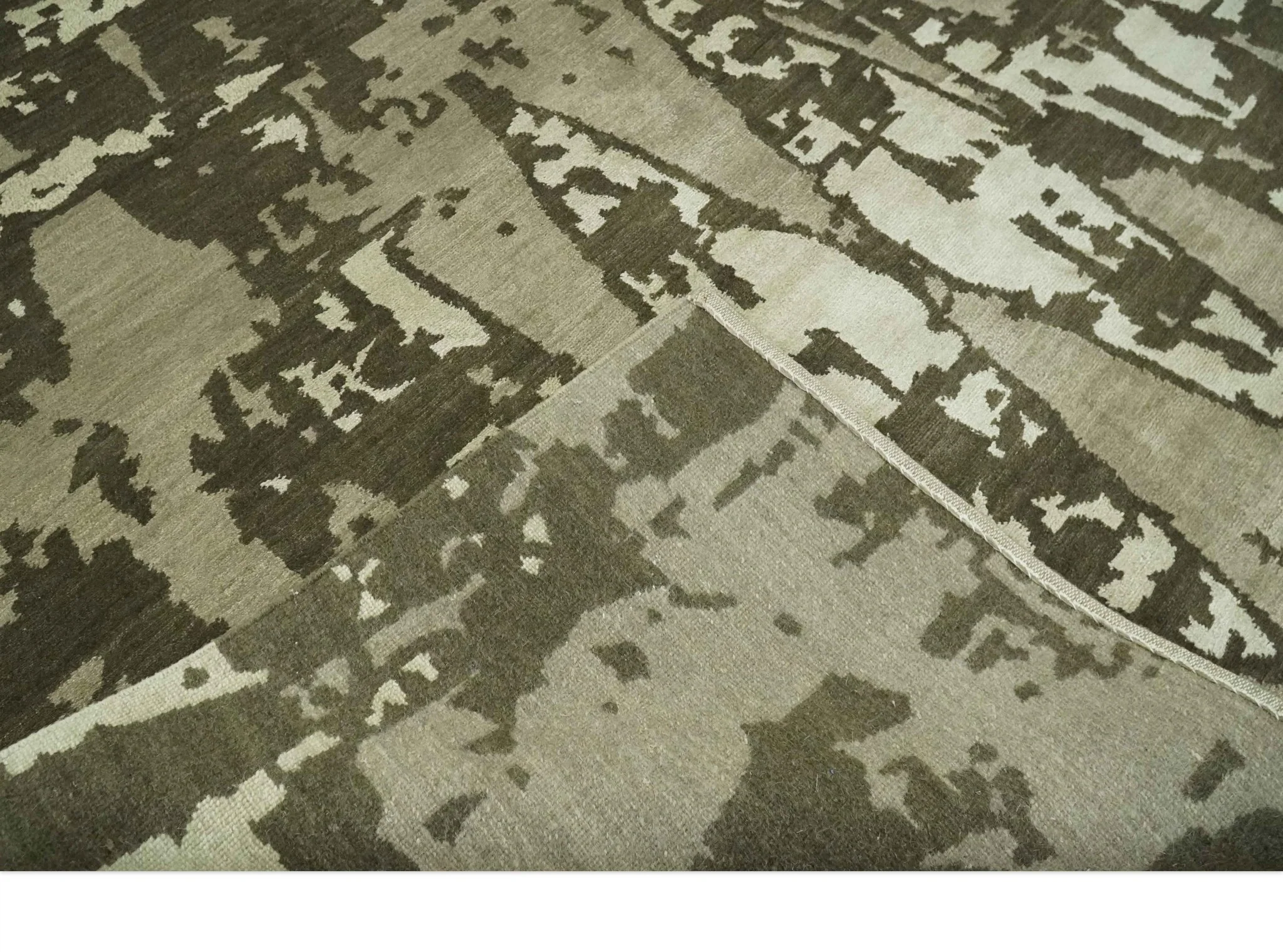 Modern Abstract Brownish - Green and Ivory Hand loom 6x9 wool and Art Silk Area Rug - Image 6