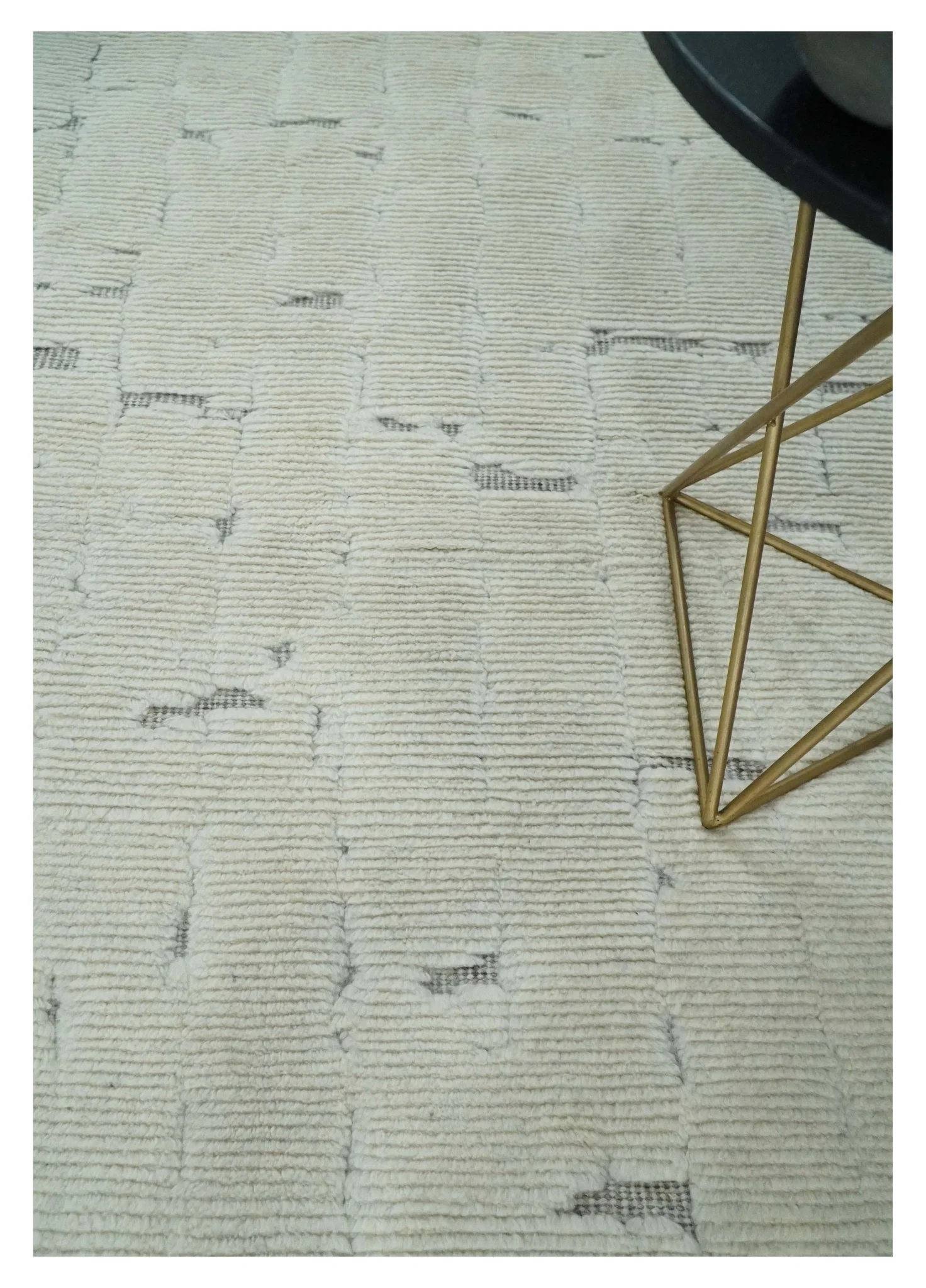 8x10 carved pattern Beige and Gray hand knotted wool rug - Image 2