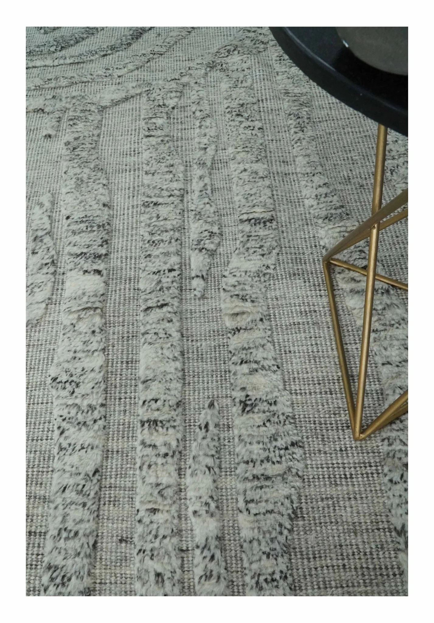 Contemporary Pattern Hand knotted High Low Ivory and Charcoal 8x10 wool Area Rug - Image 2