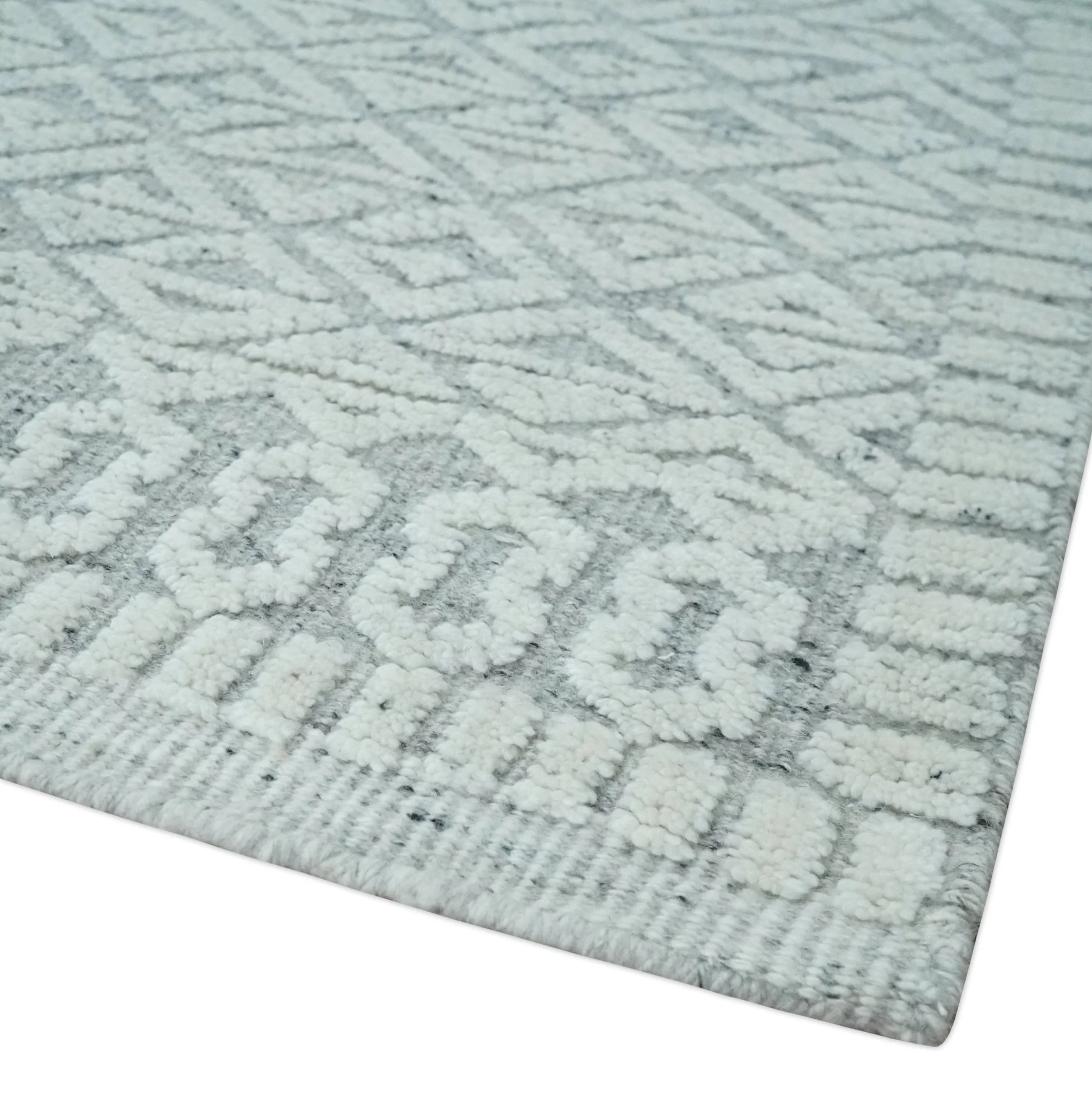 Contemporary 8x10 carved pattern Ivory and Gray hand knotted wool rug - Image 5
