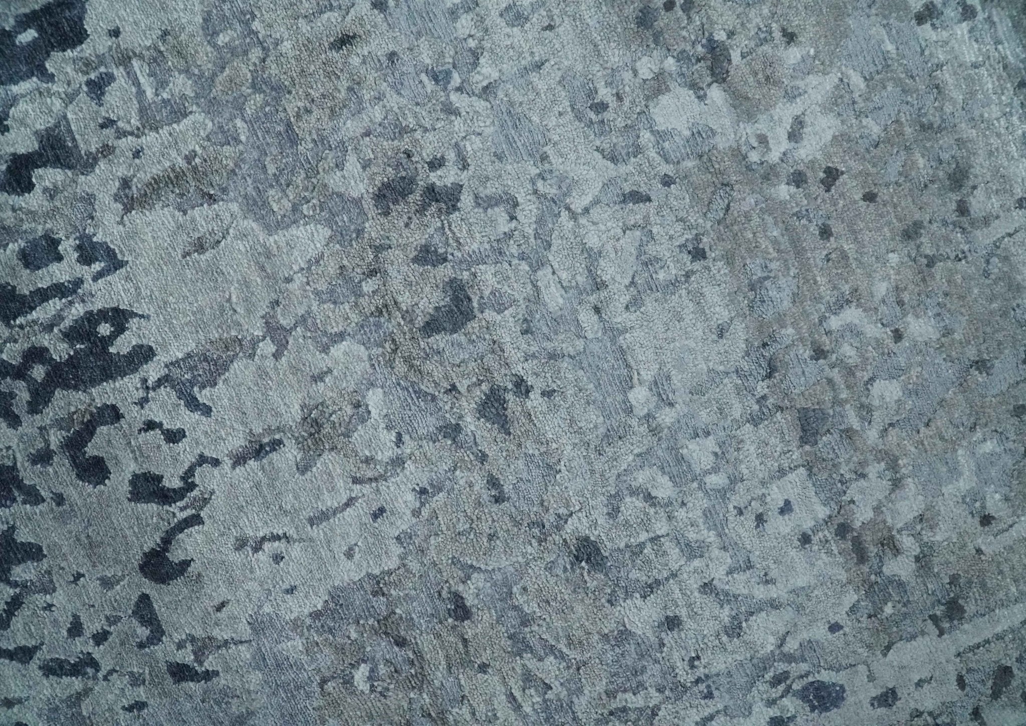 8x10 Abstract Pattern Hand knotted Silver and Blue modern Bamboo Silk Area Rug - Image 4