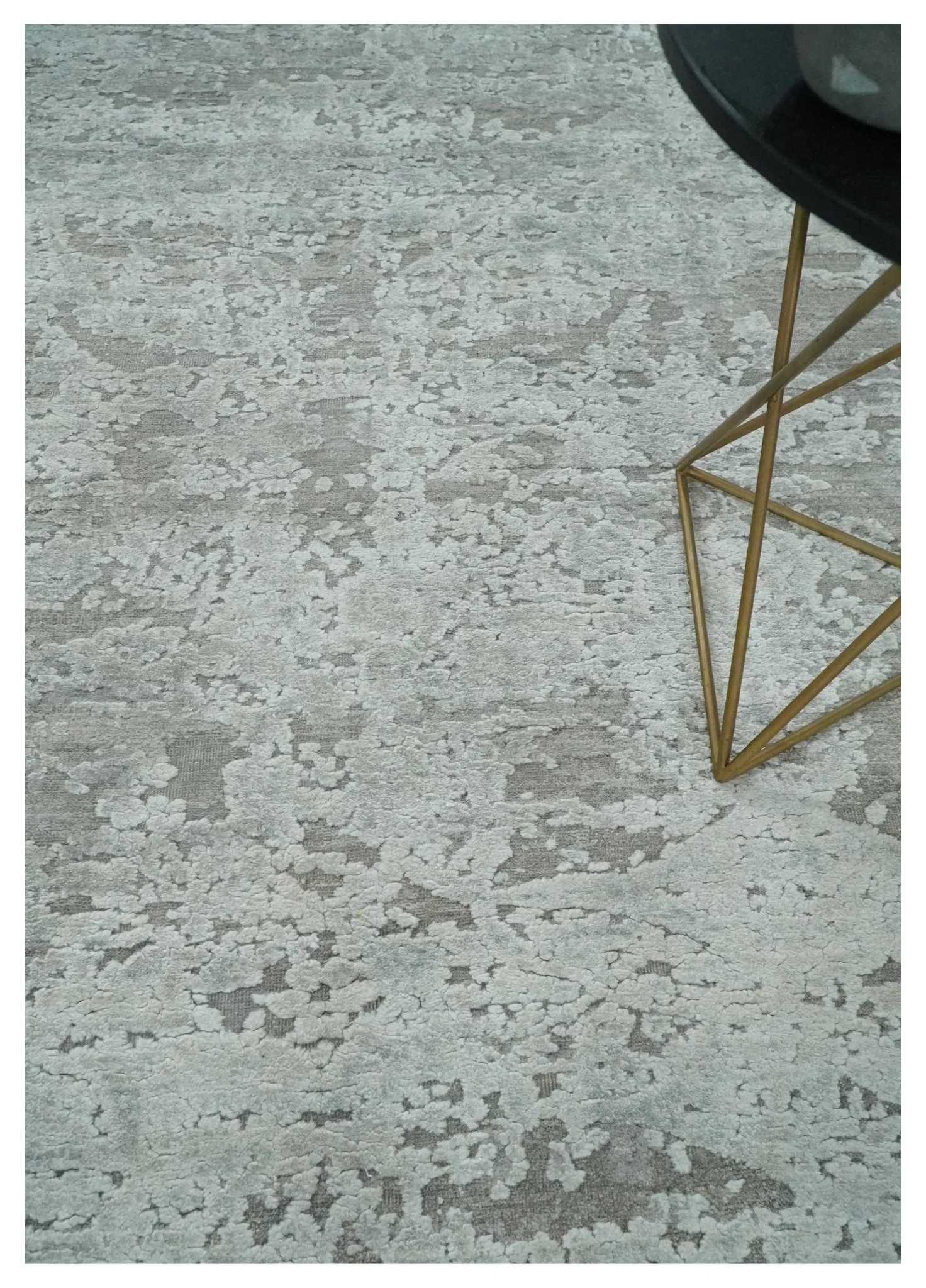 Hand Carved Texture Modern abstract Silver and Gray Hand Knotted 8x10 wool and Art Silk Area Rug - Image 2