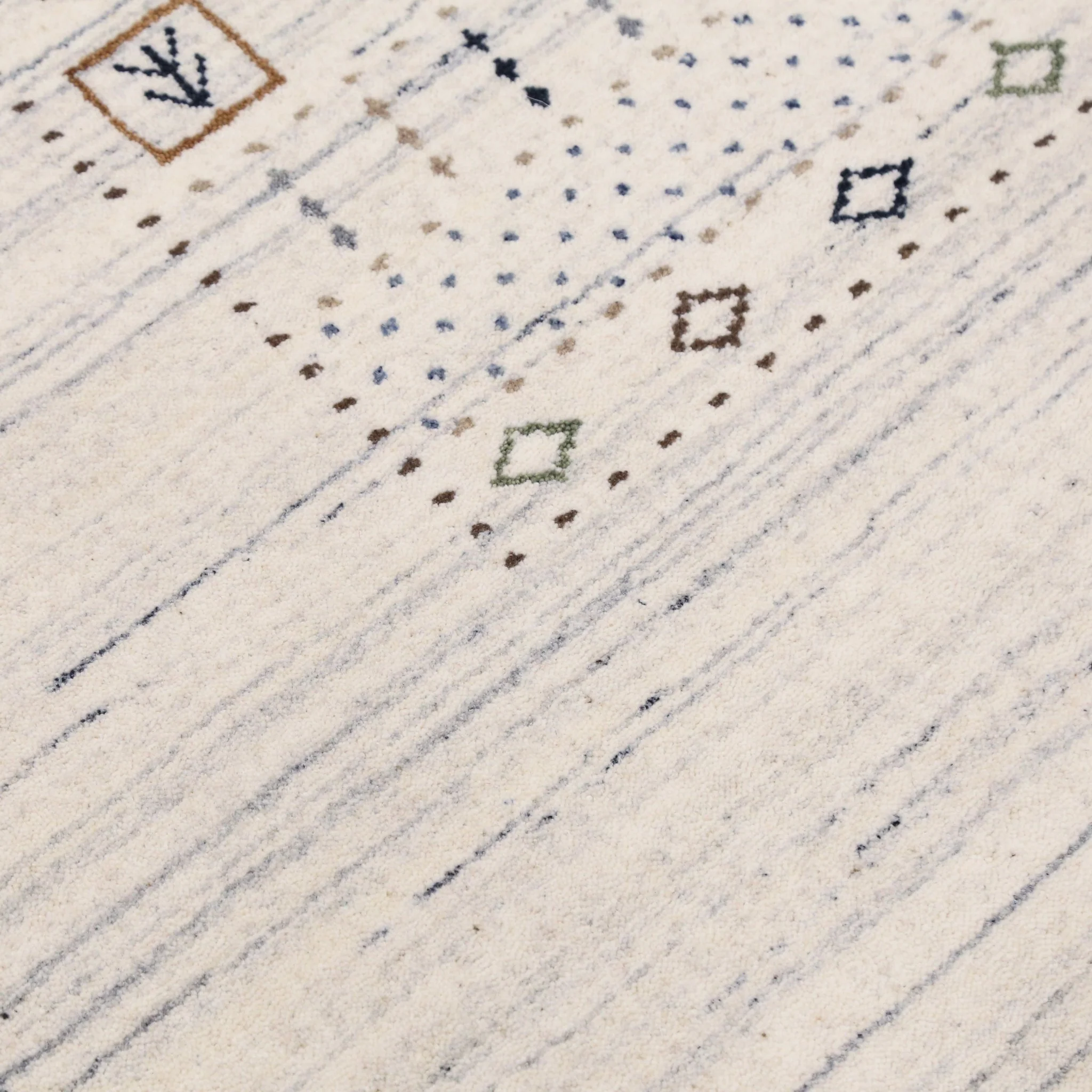 Center Pattern Natural Hand Loomed Wool Area Rug - Image 12