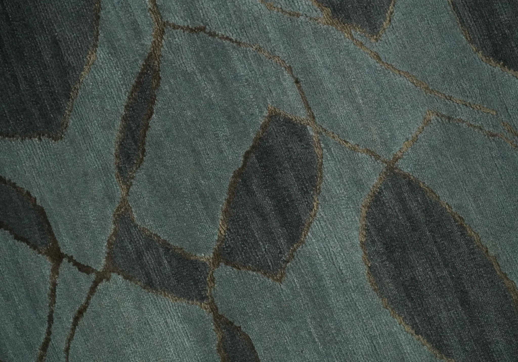 Modern Abstract Charcoal and Gray Hand loom 6x9 Wool and Art Silk Area Rug - Image 4