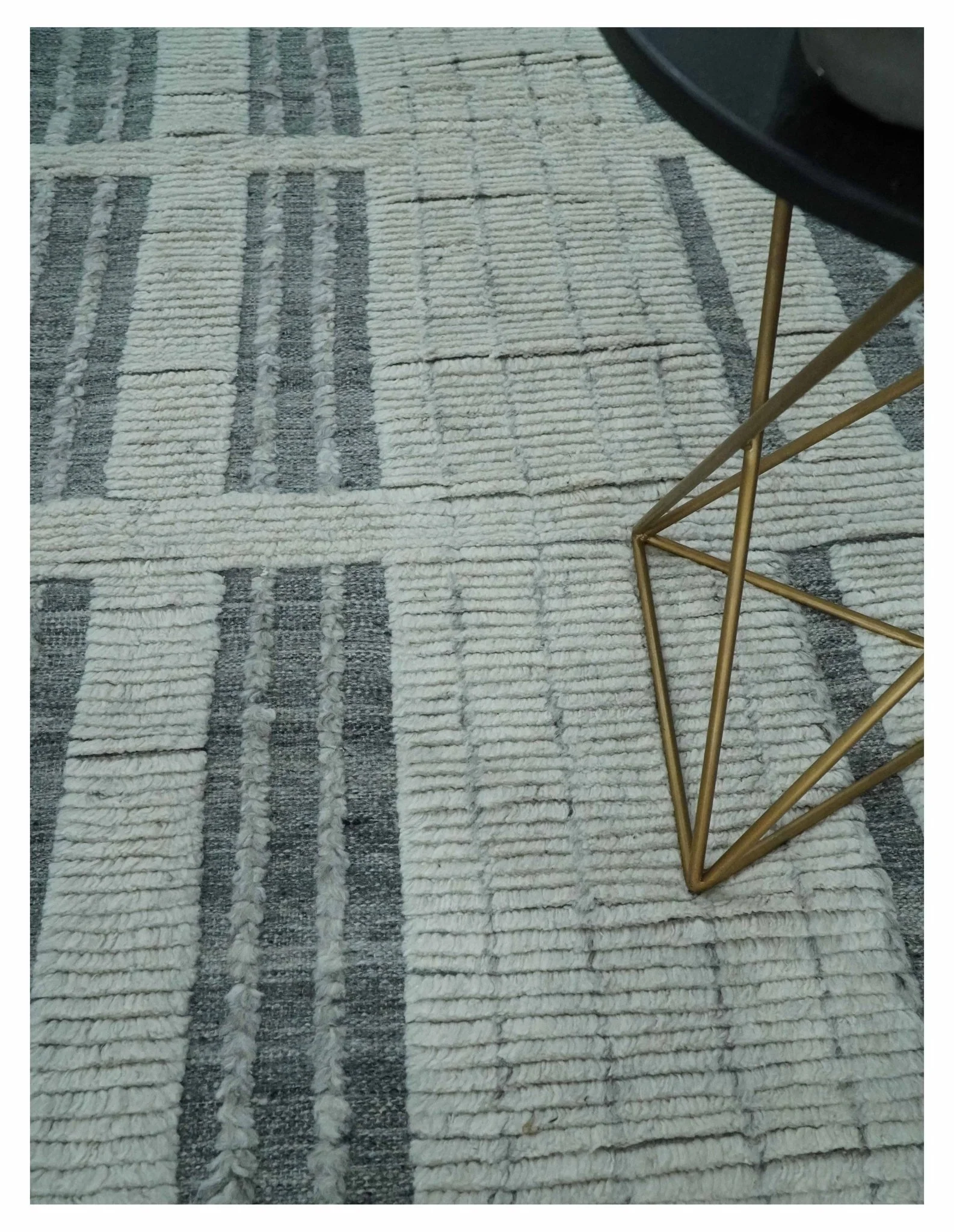 Charcoal and Silver Traditional Hand Knotted 8x10 Geometrical Pattern Wool Area Rug - Image 2