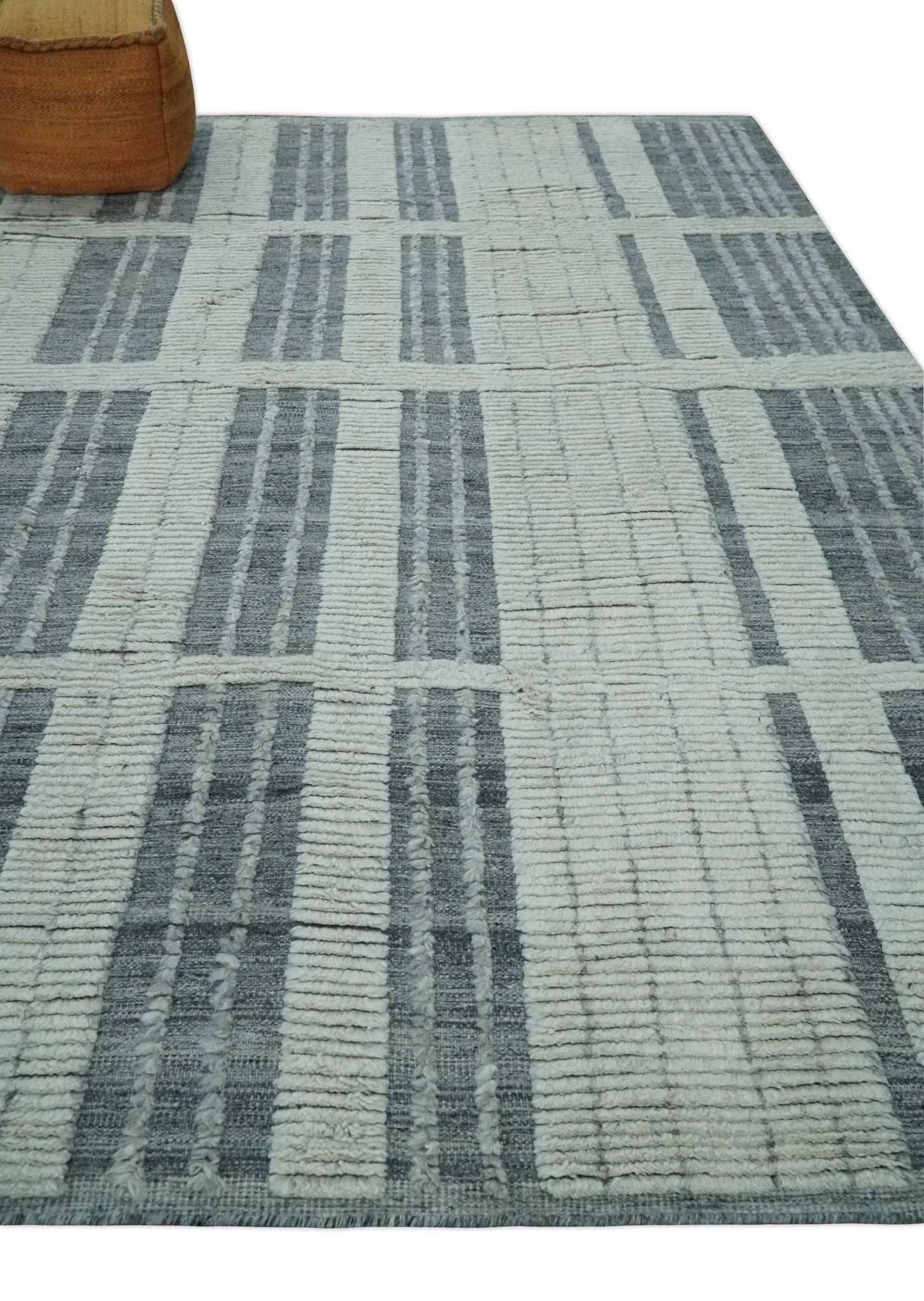 Charcoal and Silver Traditional Hand Knotted 8x10 Geometrical Pattern Wool Area Rug - Image 3