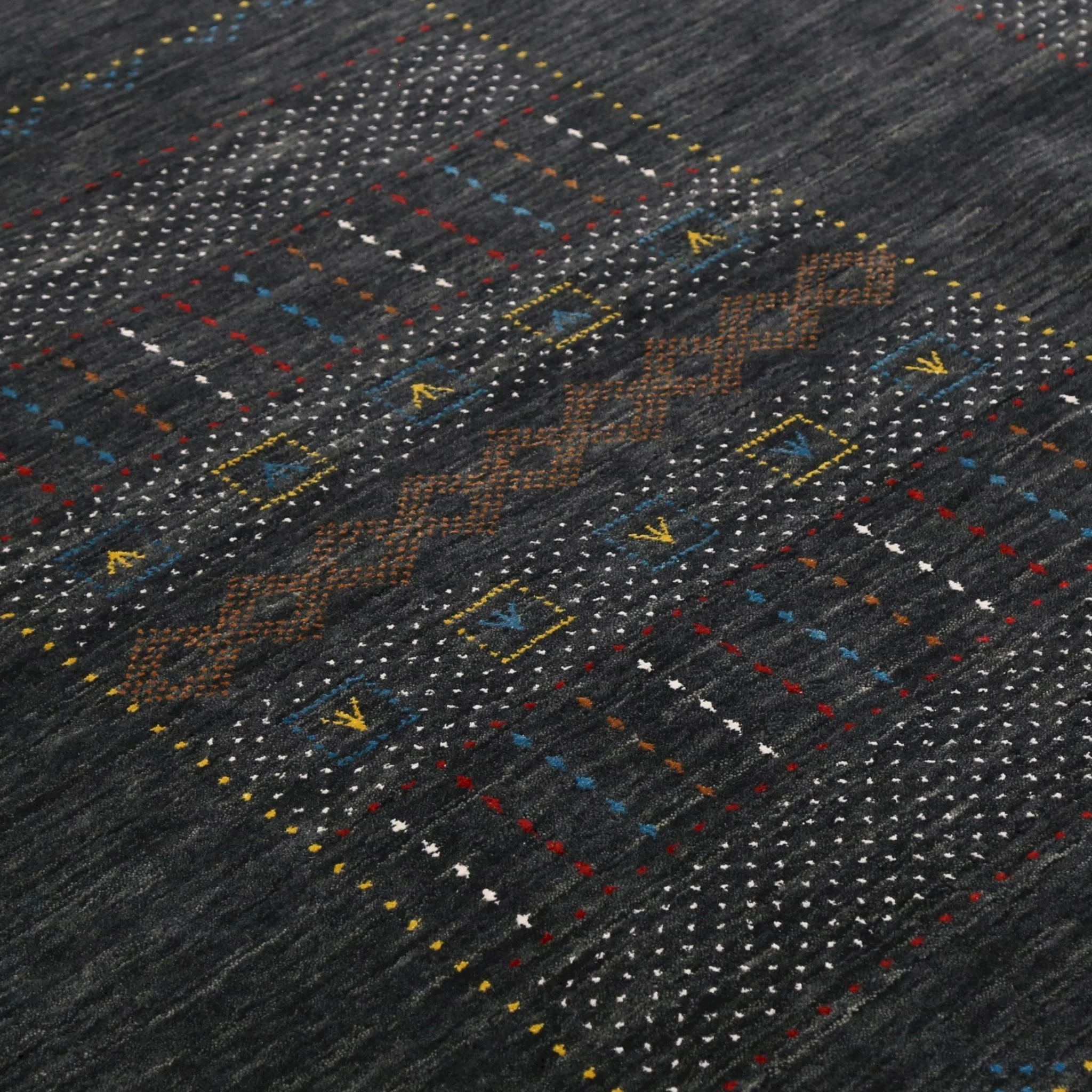 Charcoal Center Pattern Hand Loomed Wool Area Rug - Image 4