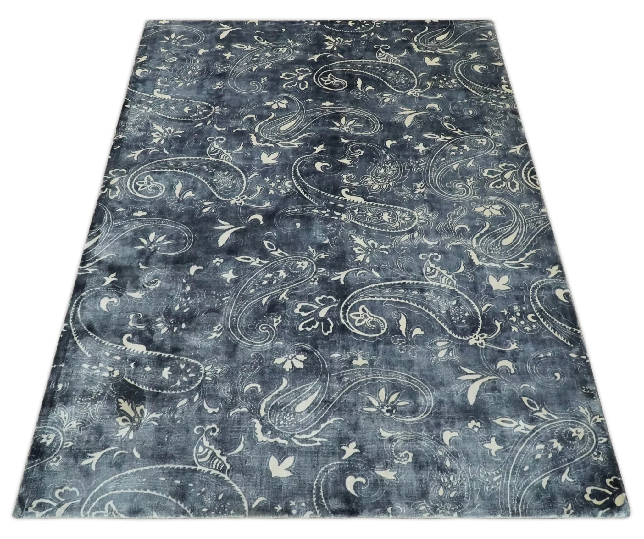 Premium look Charcoal, Ivory and Silver Hand loom Traditional Boteh Design Wool and Viscose Area Rug - Image 10