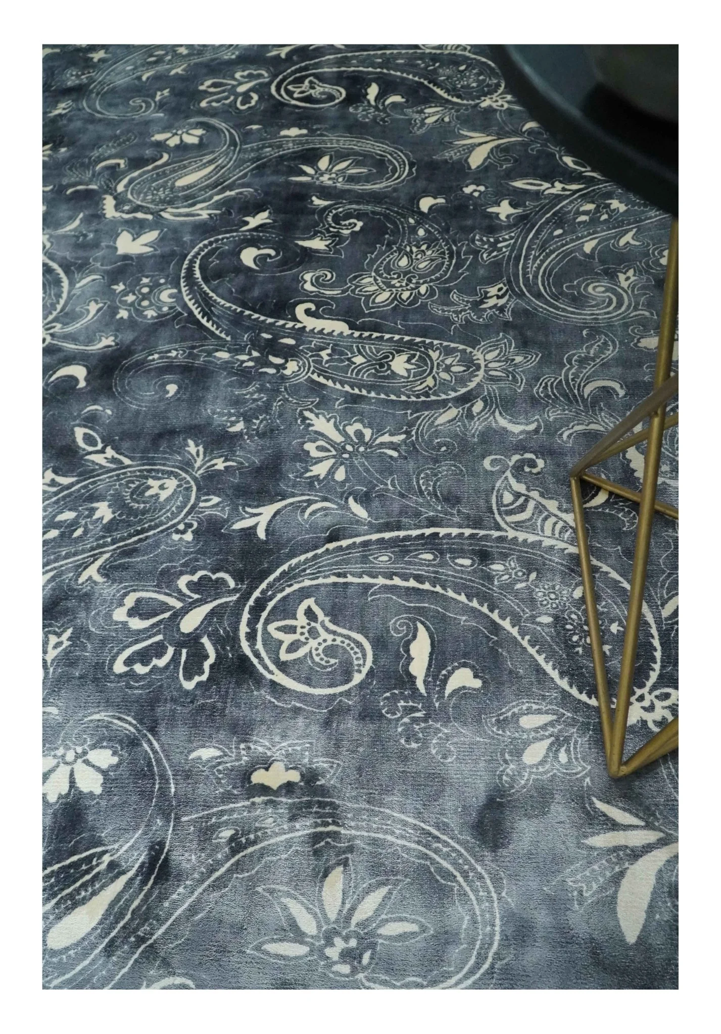 Premium look Charcoal, Ivory and Silver Hand loom Traditional Boteh Design Wool and Viscose Area Rug - Image 3