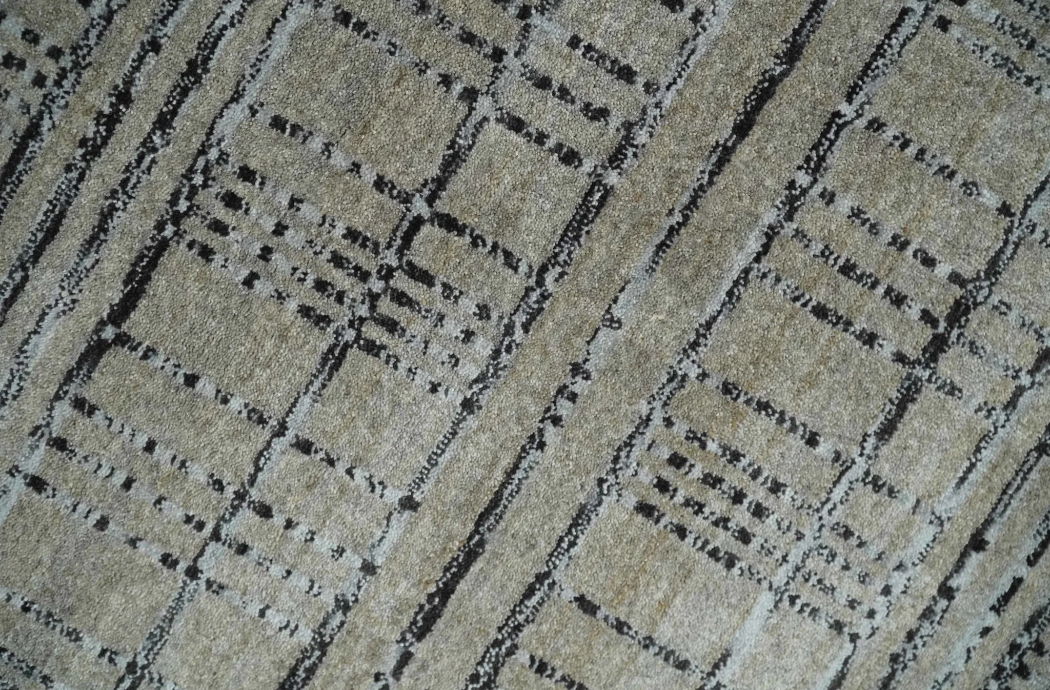Checkered 8x10 Hand Made Gray, Black and Silver Scandinavian Blended Wool Flatwoven Area Rug | KE37 - Image 4