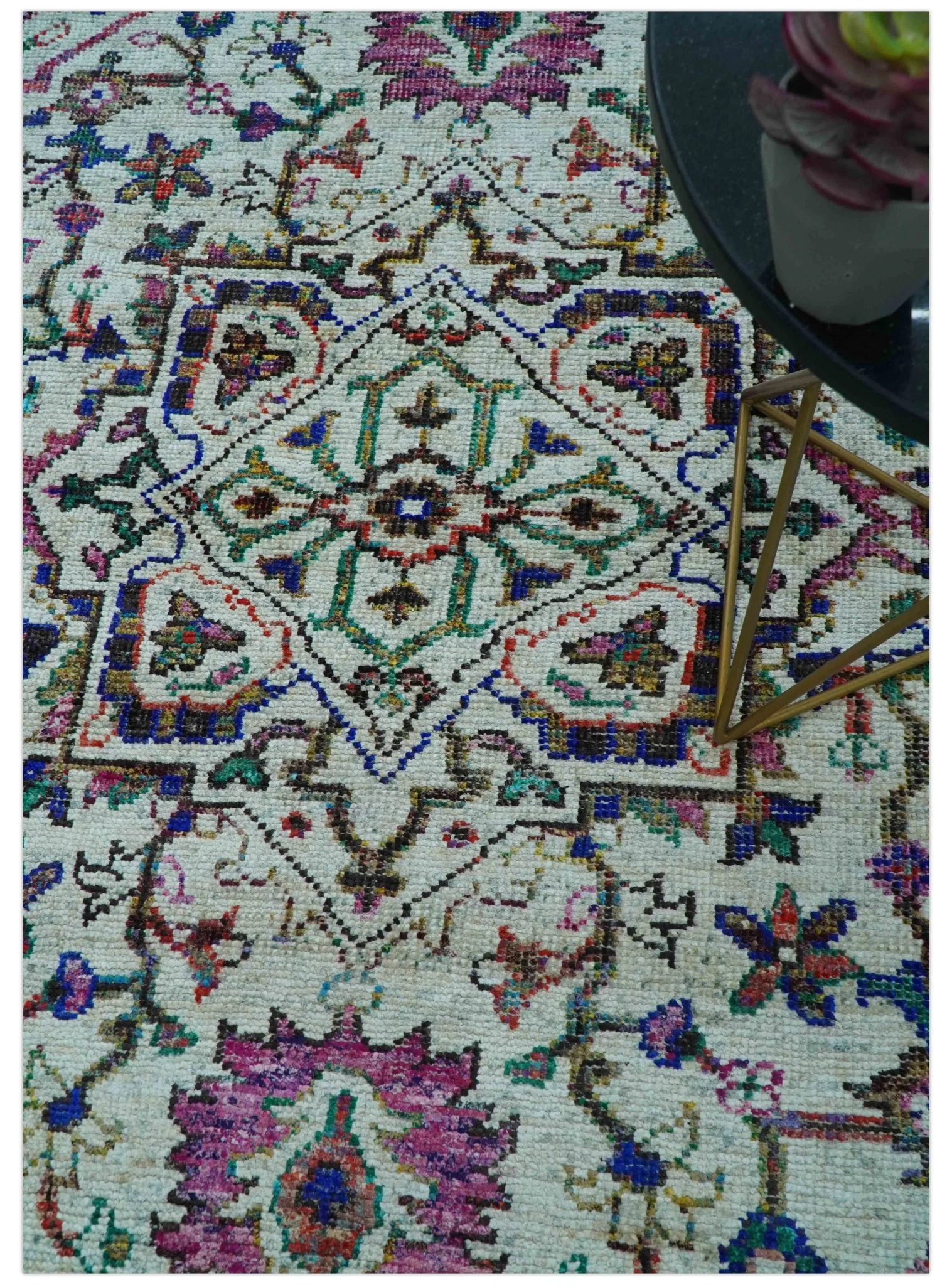 Colorful Traditional Serapi Design Ivory And Beige Hand Knotted 8x10 Wool Area Rug - Image 3