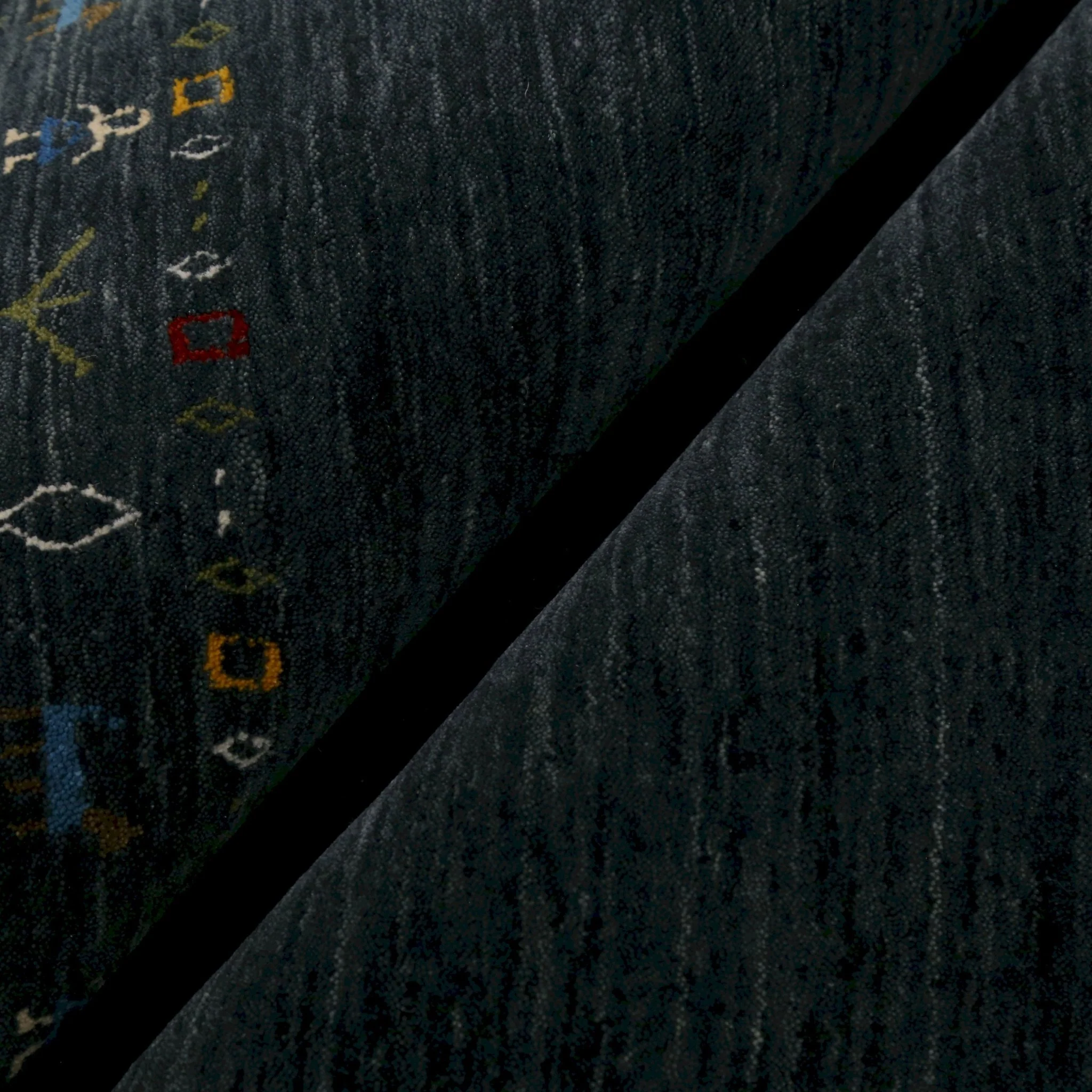 Contemporary Design Charcoal Hand Loomed Wool Area Rug - Image 3