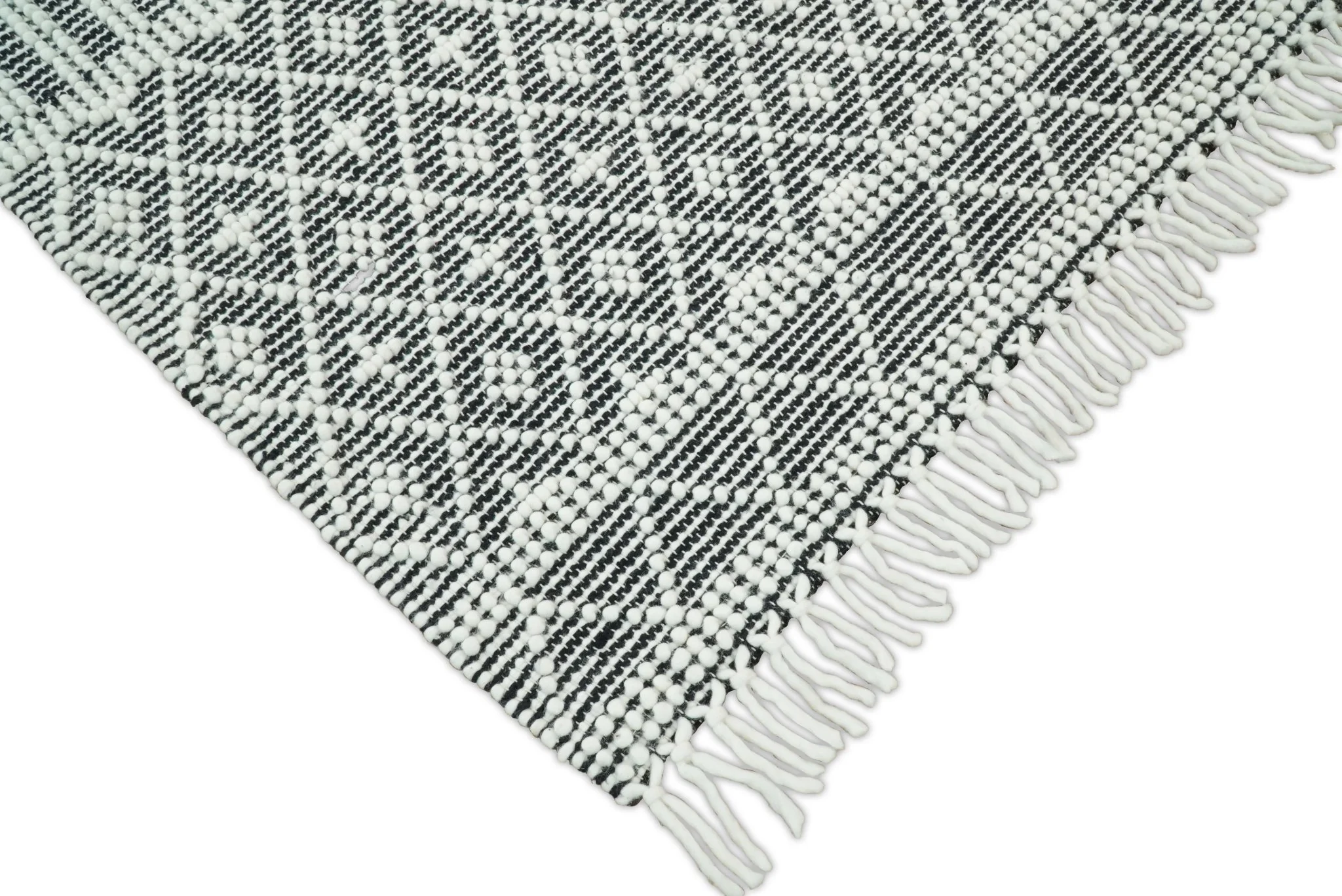 Contemporary Hand Woven Black and White Woolen Trellis Area Rug - Image 4