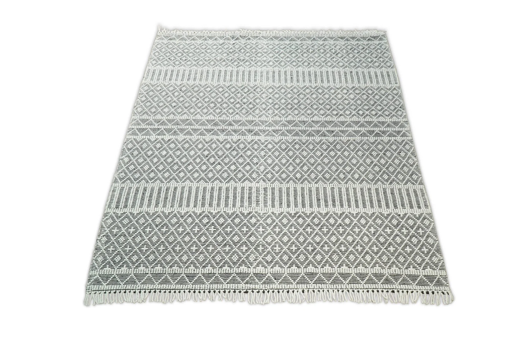Contemporary Hand Woven Black and White Woolen Trellis Area Rug - Image 6