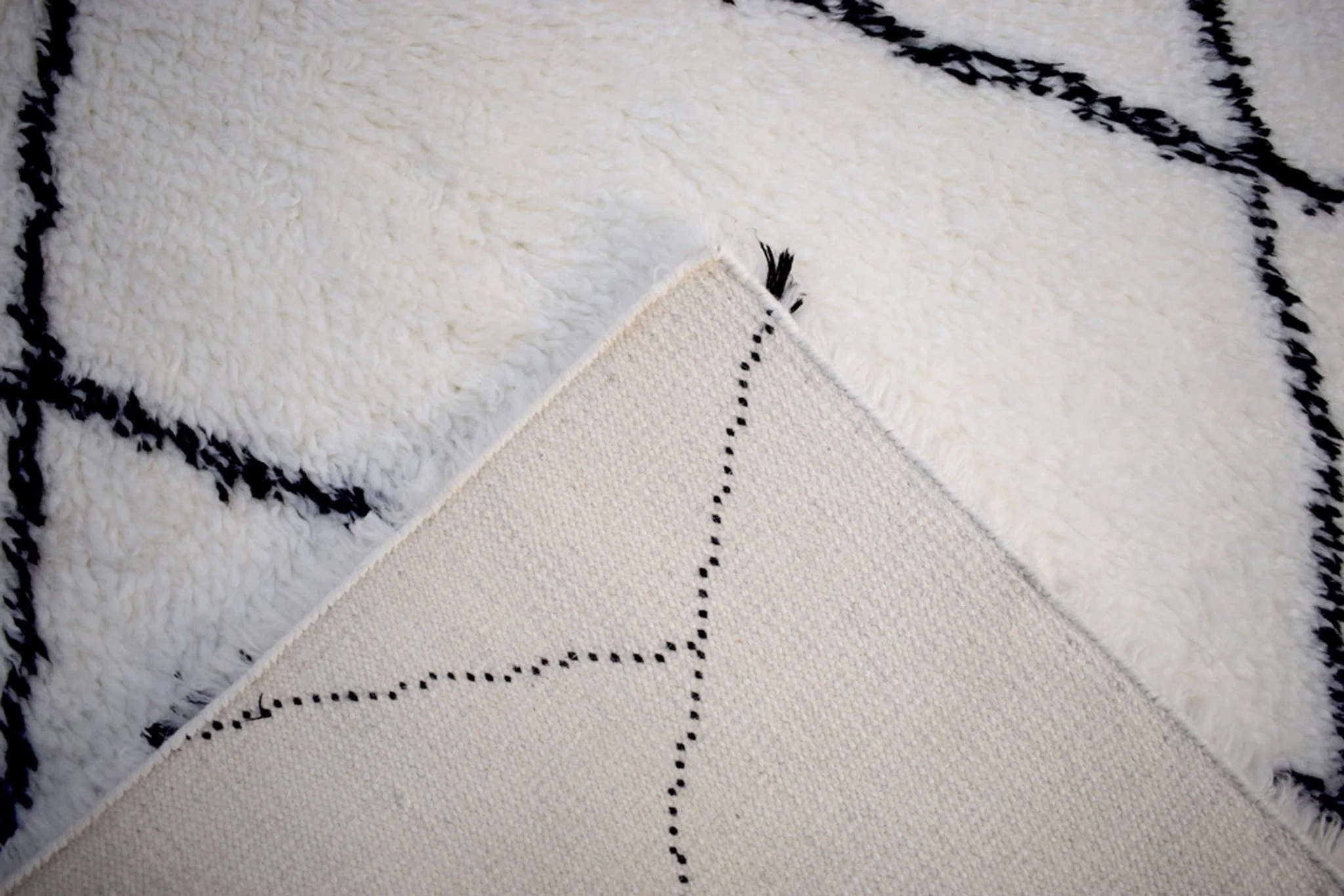 Contemporary Hand Woven Plus Moroccan Fine Wool Area Rug - Image 8