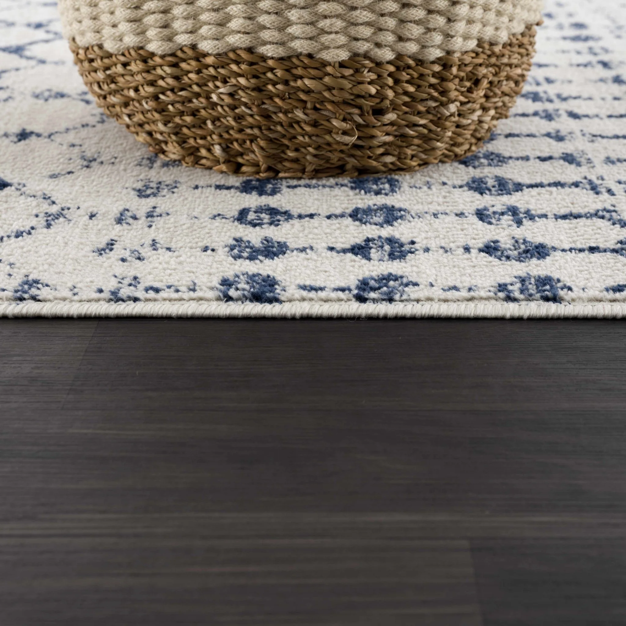 Contemporary Ivory and Blue Tribal Trellis Medium pile Area Rug - Image 10