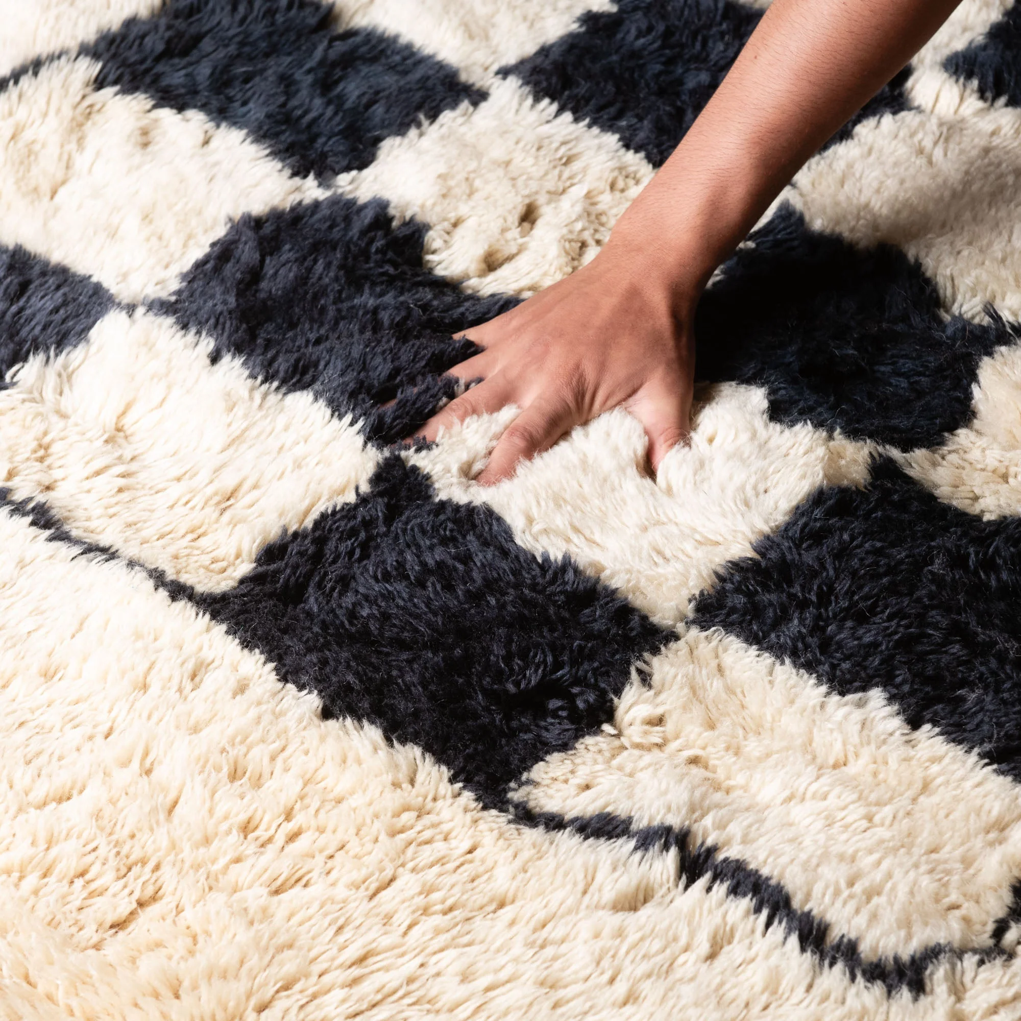 Contemporary Moroccan Black And White Hand Knotted 8x10 Wool Rug - Image 6