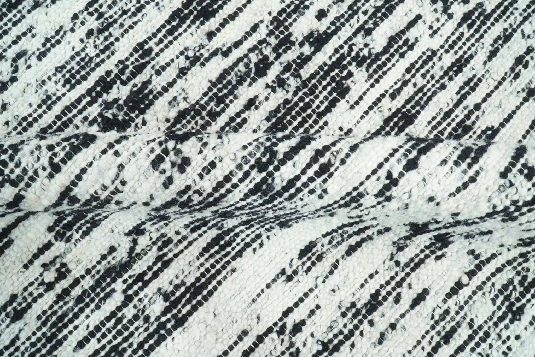 5x8 Hand Made Woolen Chunky and Soft Black and Ivory Area Rug | BER1 - Image 8