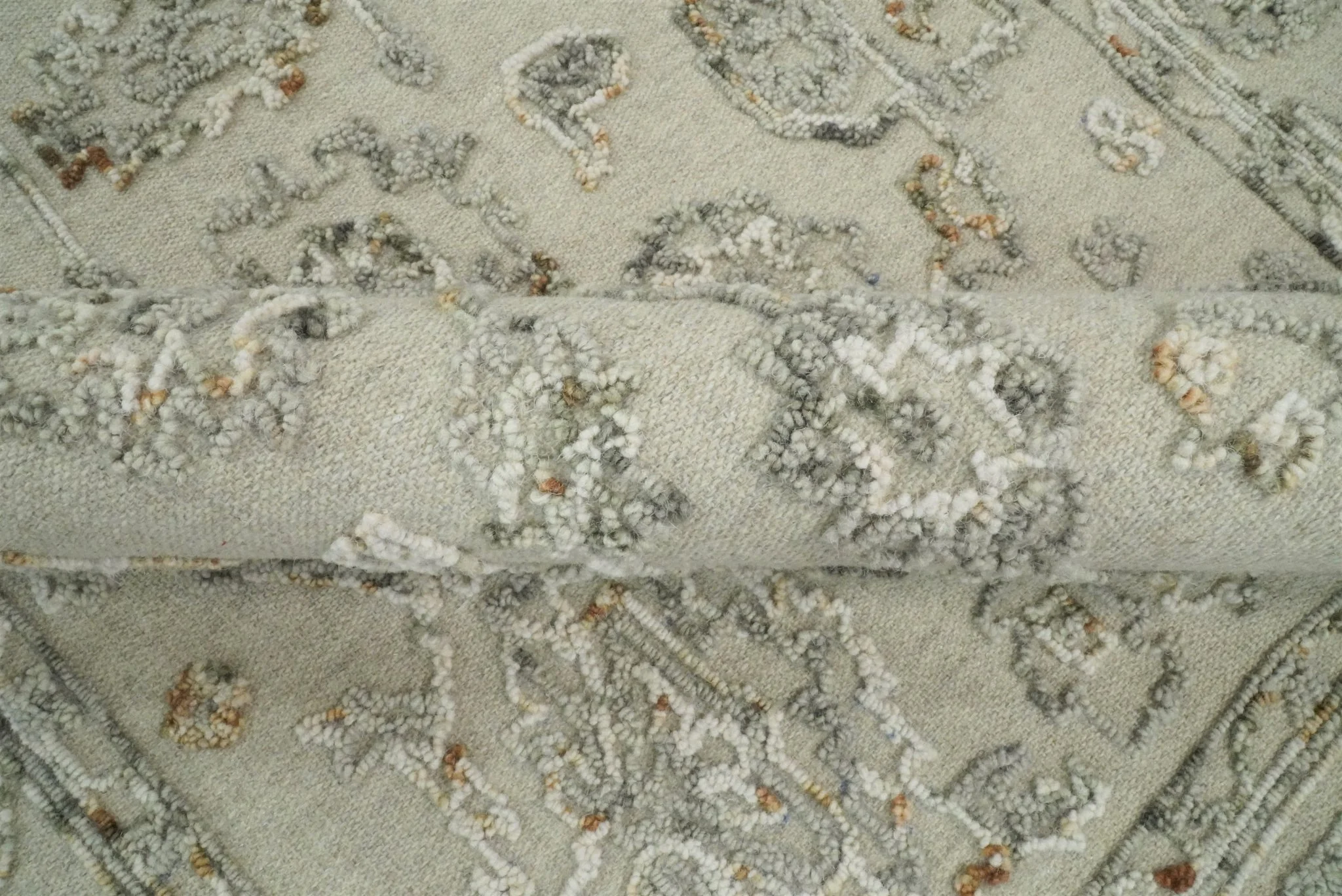 5x8 Hand Hooked Beige and Silver Wool Textured Loop Area Rug | GAR2 - Image 6