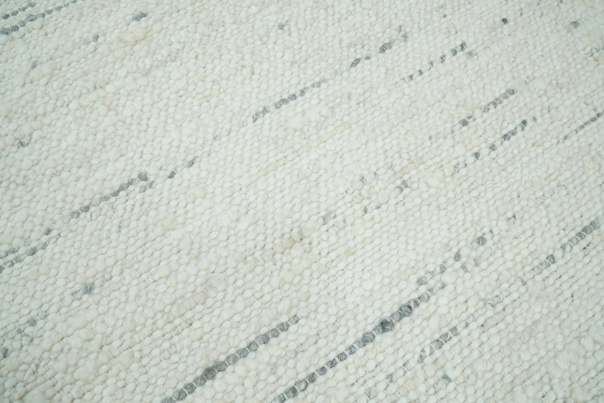 5x8 Hand Made Woolen Chunky and Soft Ivory and Gray Area Rug | BER2 - Image 4