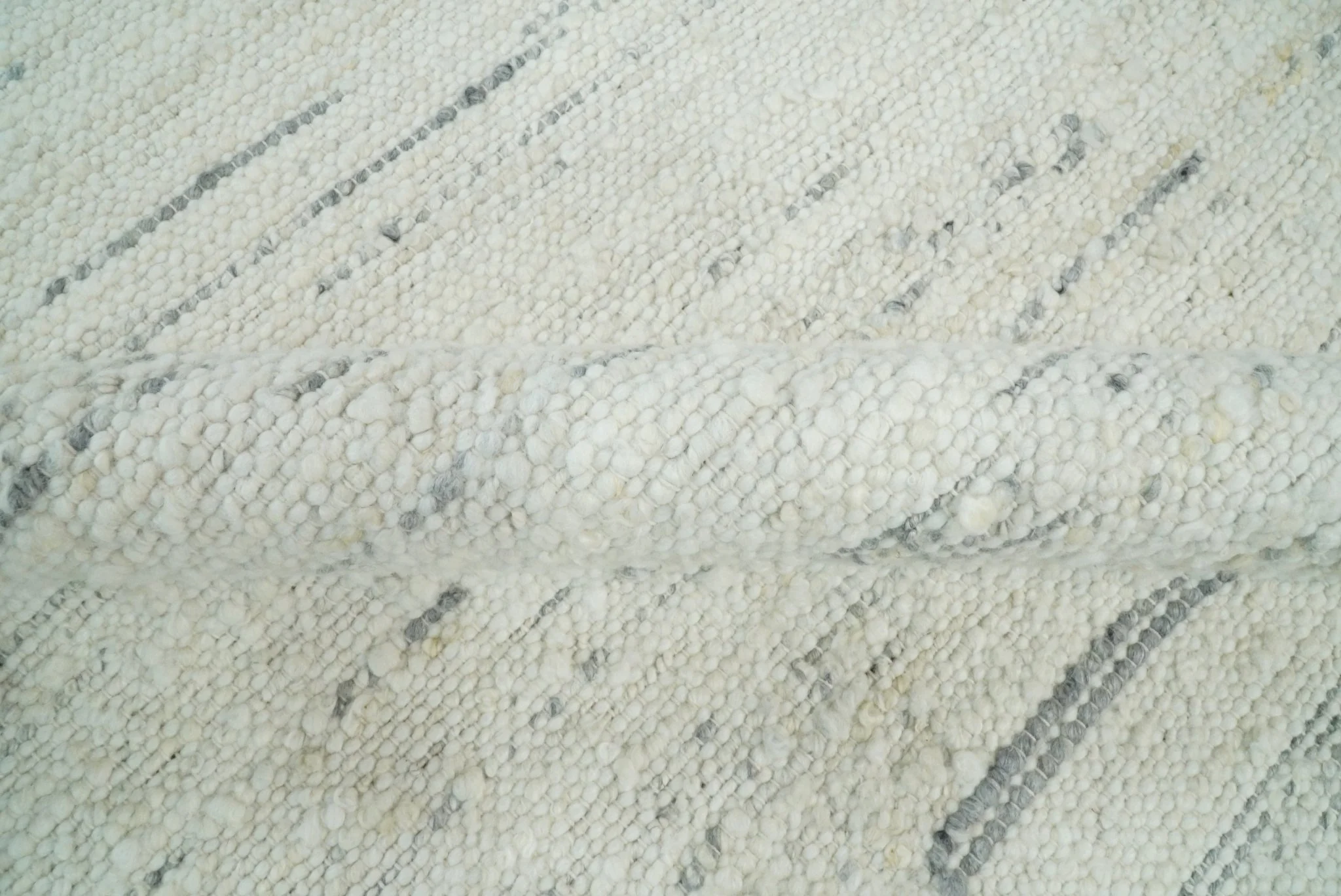 5x8 Hand Made Woolen Chunky and Soft Ivory and Gray Area Rug | BER2 - Image 8