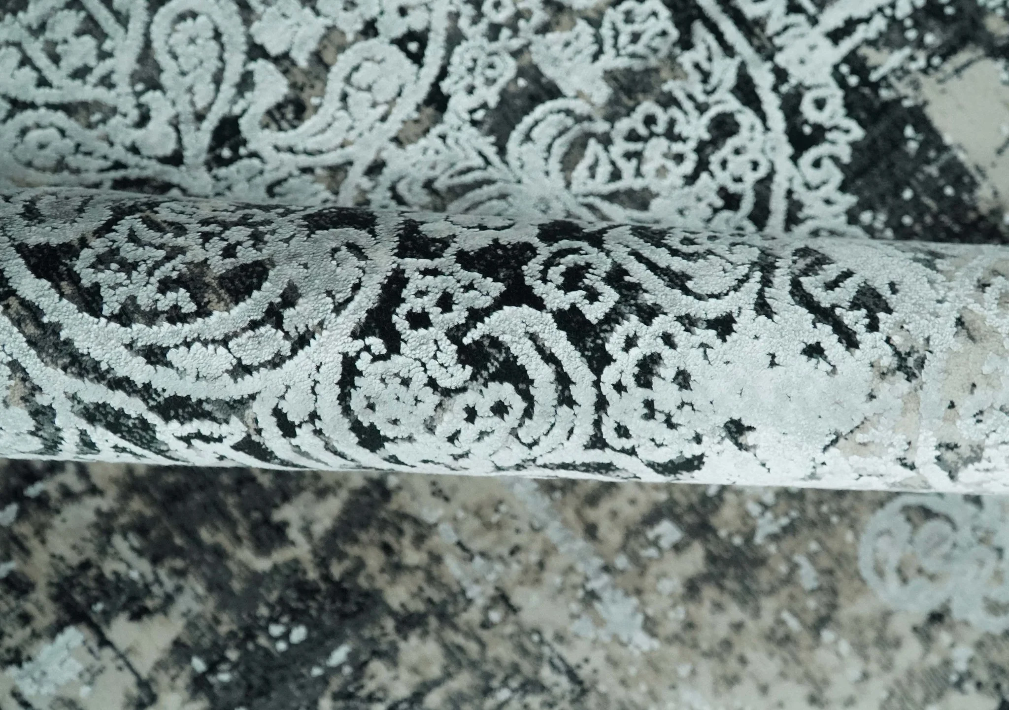 Black, Beige and Silver Antique Finish, Vintage look, Art Silk Area Rug, Living Room Rug - Image 4