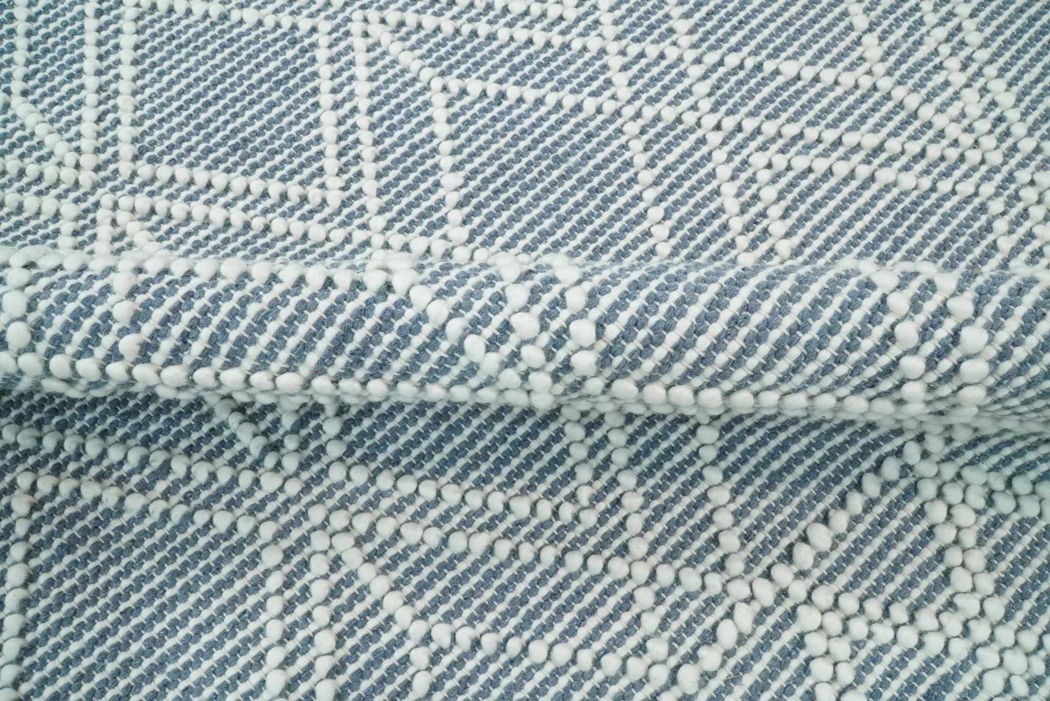 Hand Made Woolen Chunky and Soft White Wool Area Rug | CAL3 - Image 10