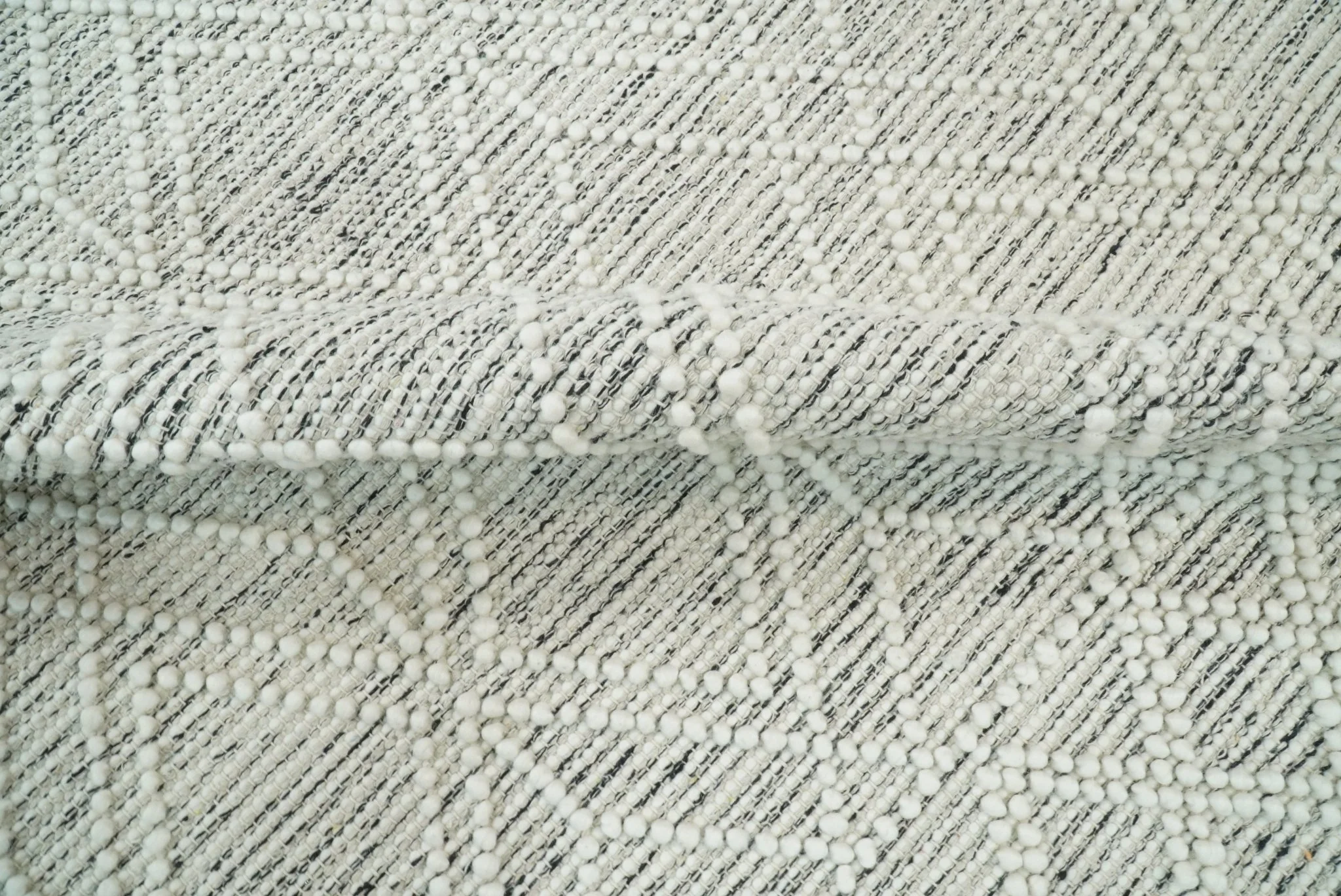 Hand Made Woolen Chunky and Soft White Wool Area Rug | CAL4 - Image 9