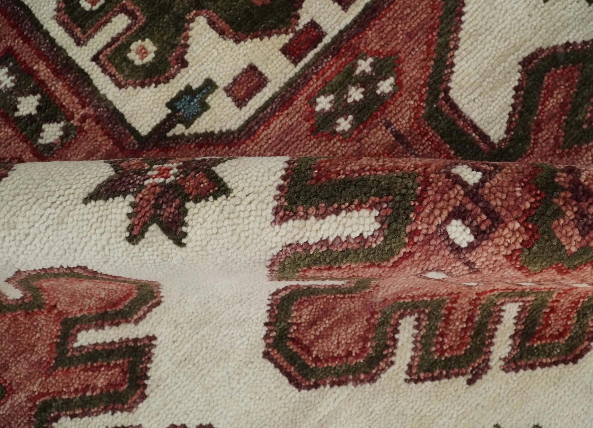 Coral Rust and Ivory Hand Knotted Traditional Heriz Serapi Multi Size Wool area Rug - Image 6