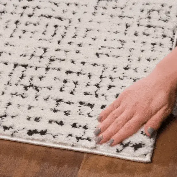 Cream & Black Grid Plush Rug - Image 5