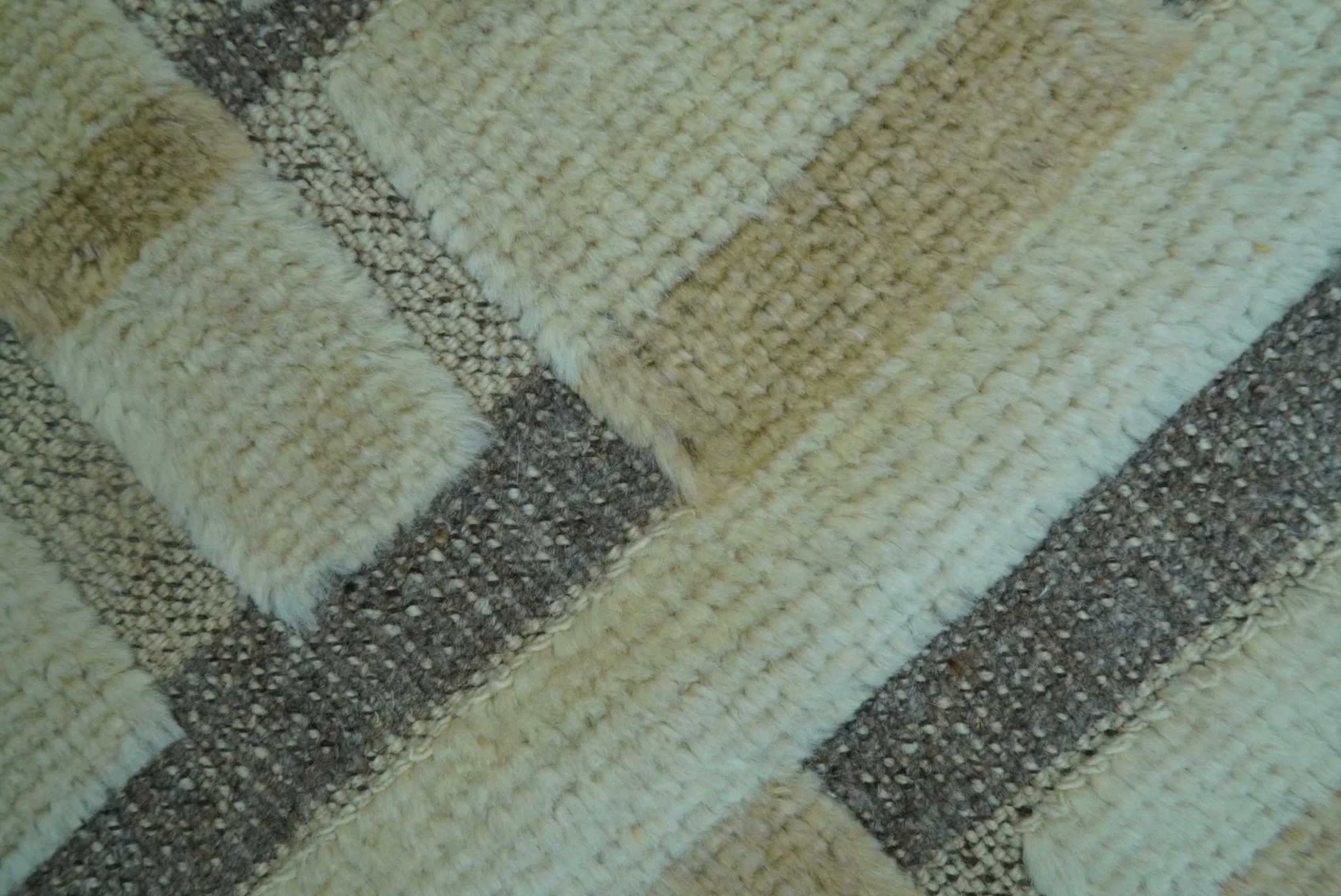 Custom Made Contemporary Design Beige And Gray Hand knotted wool Area Rug - Image 3