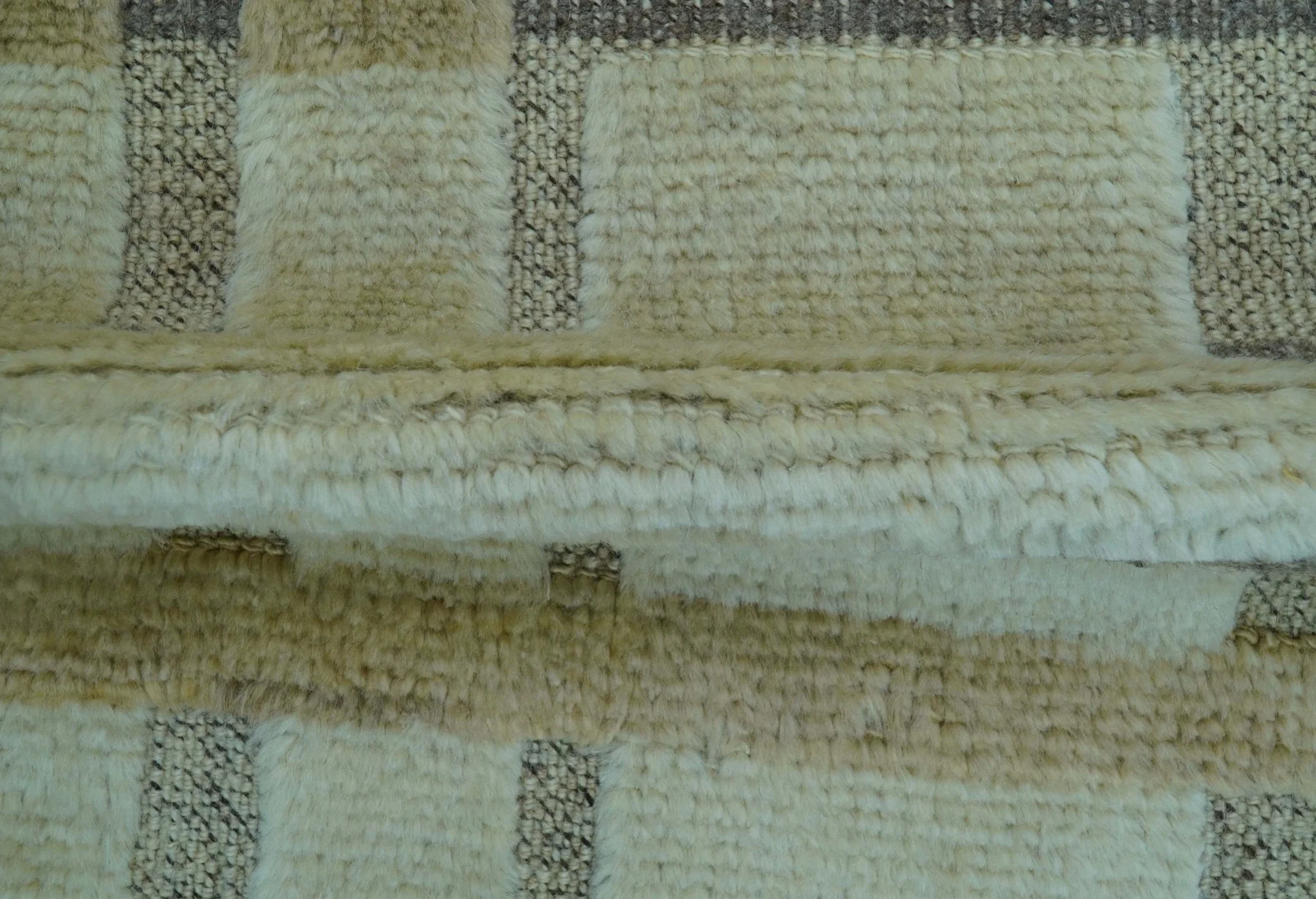 Custom Made Contemporary Design Beige And Gray Hand knotted wool Area Rug - Image 4