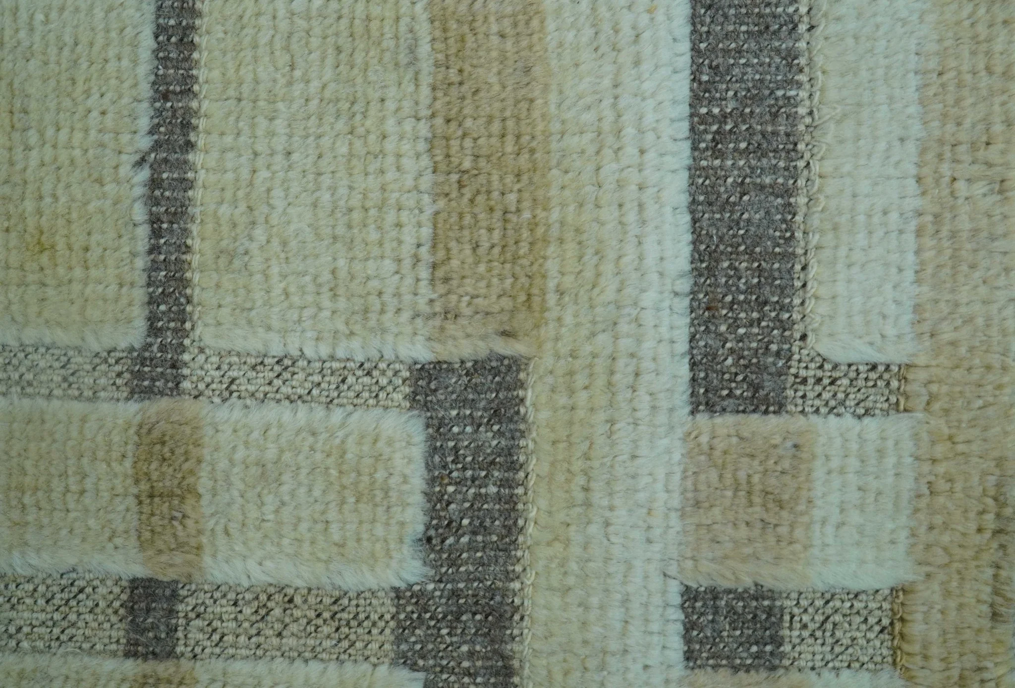Custom Made Contemporary Design Beige And Gray Hand knotted wool Area Rug - Image 7