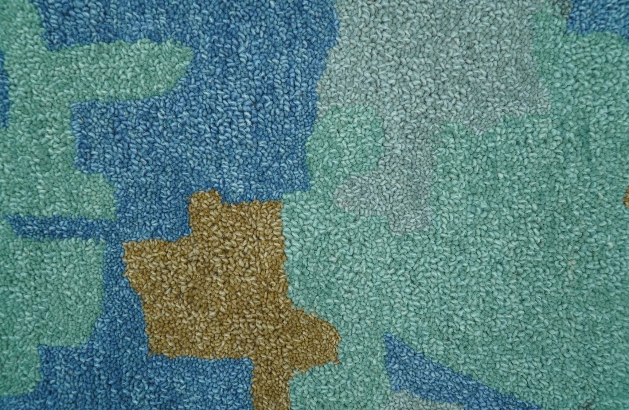 Custom Made Modern Blue Abstract Design Hand Tufted Wool And Viscose Area Rug - Image 8