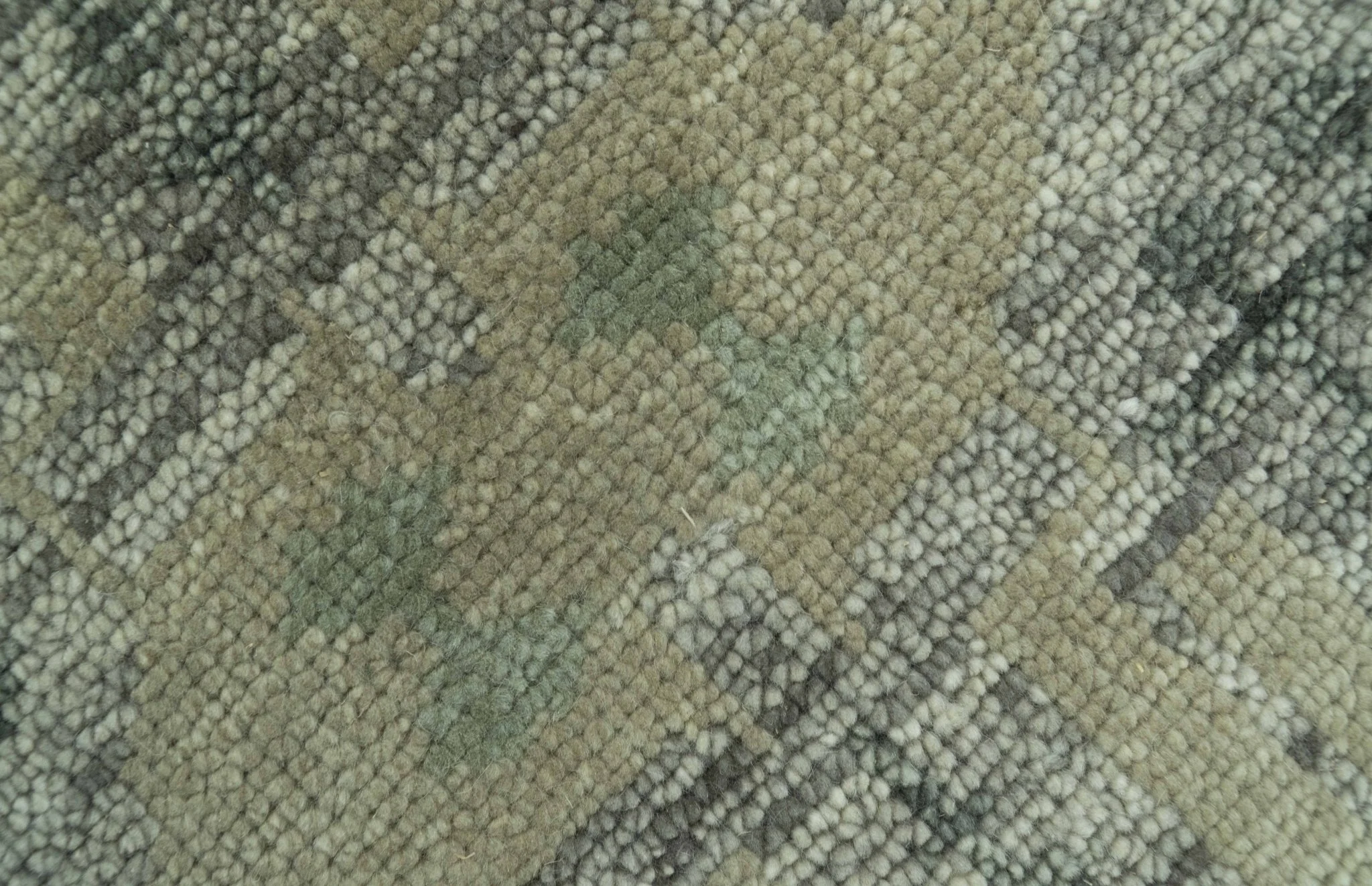 Custom Made Rug Modern Transitional Design Beige And Green Hand Knotted wool - Image 4