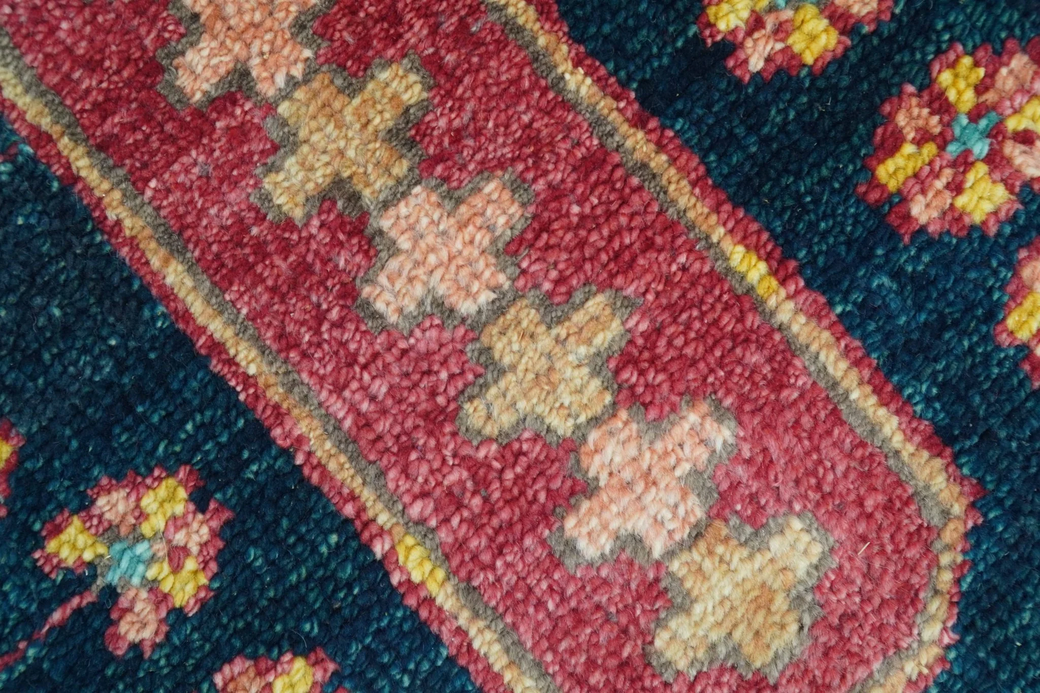 Custom Made Traditional Heriz Design Red And Green Hand Knotted Wool Rug - Image 8