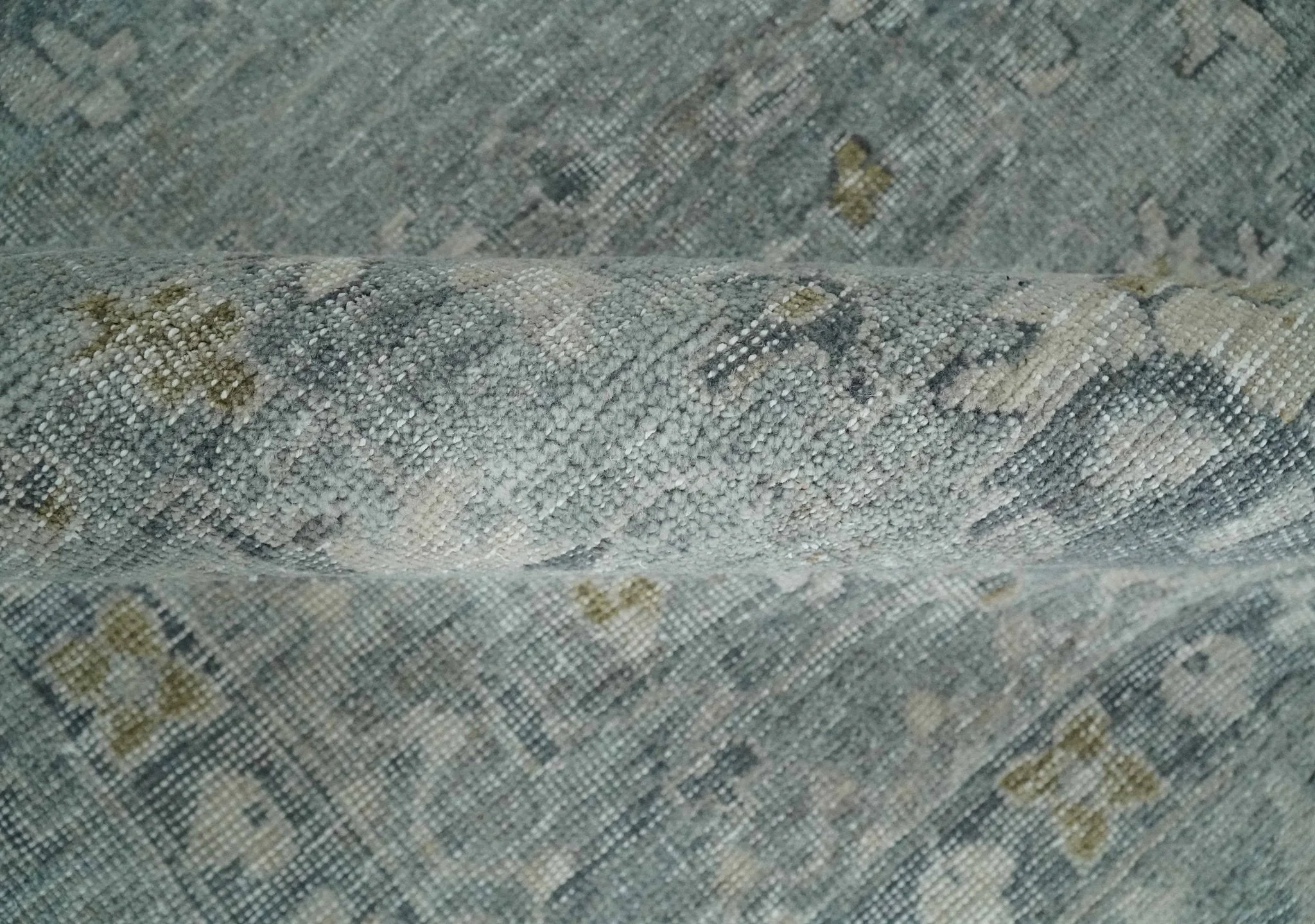 Distressed finished 8x10 Gray and Silver Low Pile wool Rug - Image 7