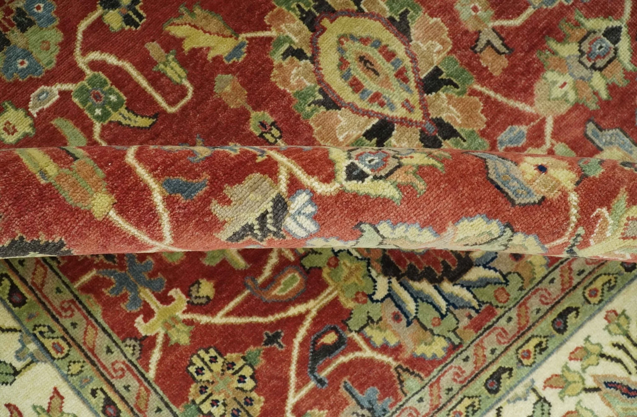Fine Hand Knotted Vintage Style 8x10  Rust, Olive and Beige Traditional Serapi wool rug - Image 6