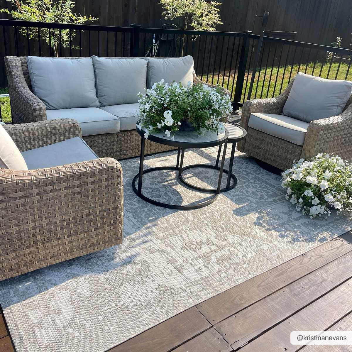 Ivory and Beige Traditional Medallion Design indoor and outdoor Area Rug - Image 3