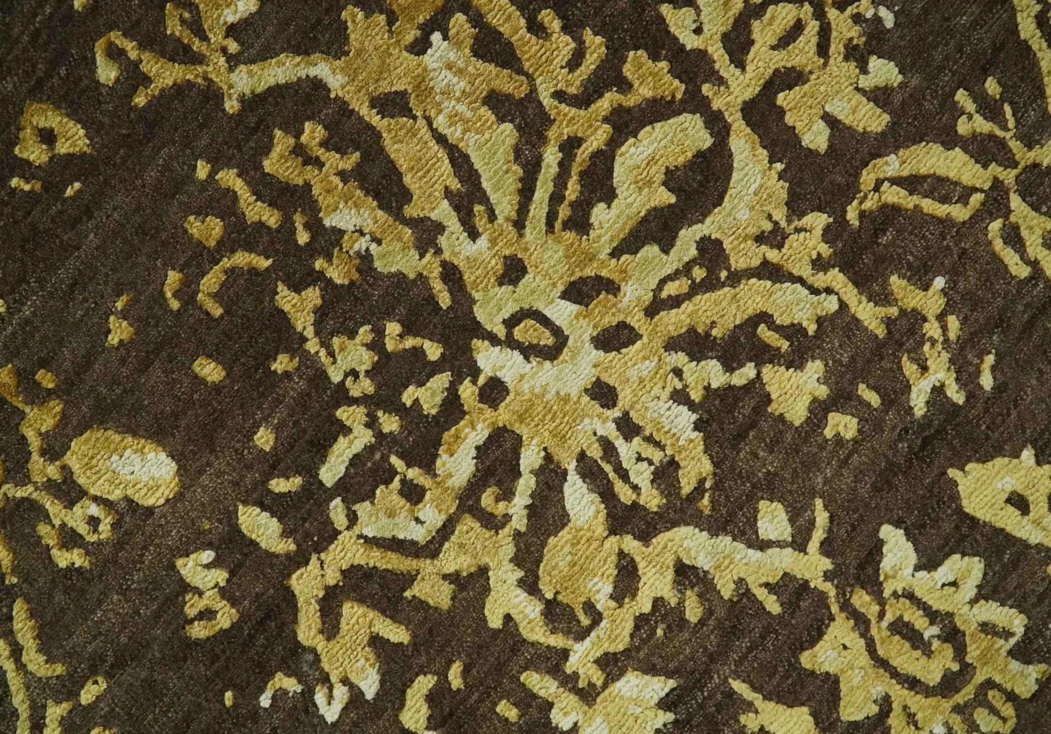 Floral Premium look Gold and Brown Hand Knotted 6x9 wool and art silk Area Rug - Image 4